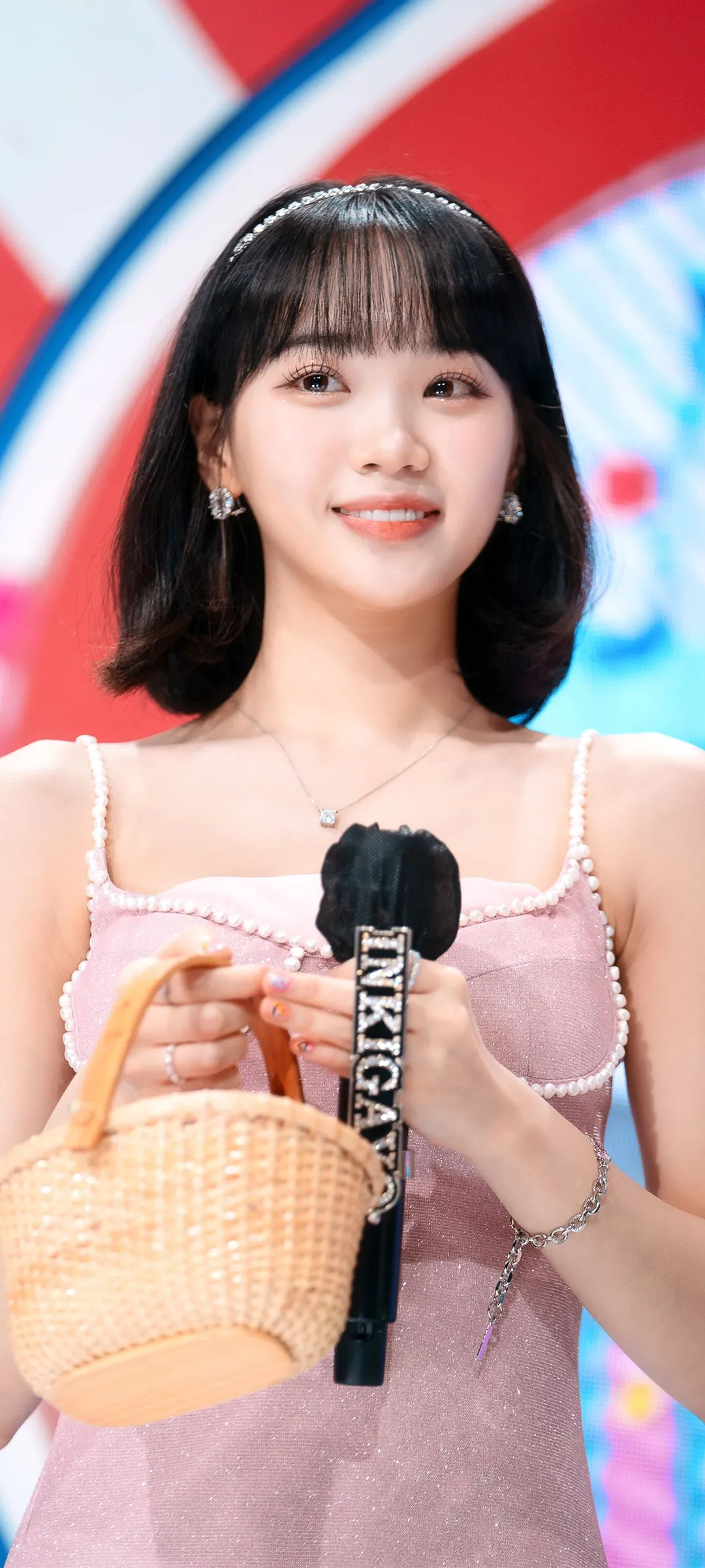 Kim Chae-won lock screen phone wallpaper 4K HD download — IZ*ONE, LE SSERAFIM