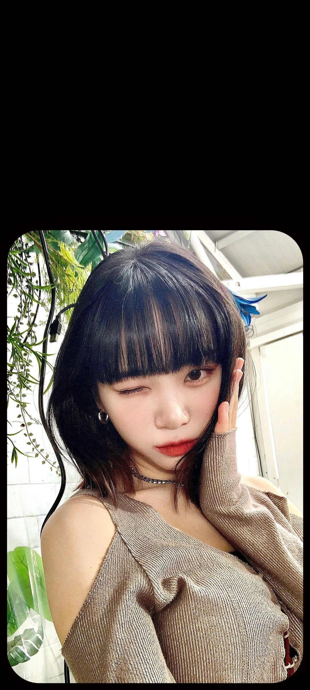 Kim Chae-won lock screen phone wallpaper 4K HD download — IZ*ONE, LE SSERAFIM