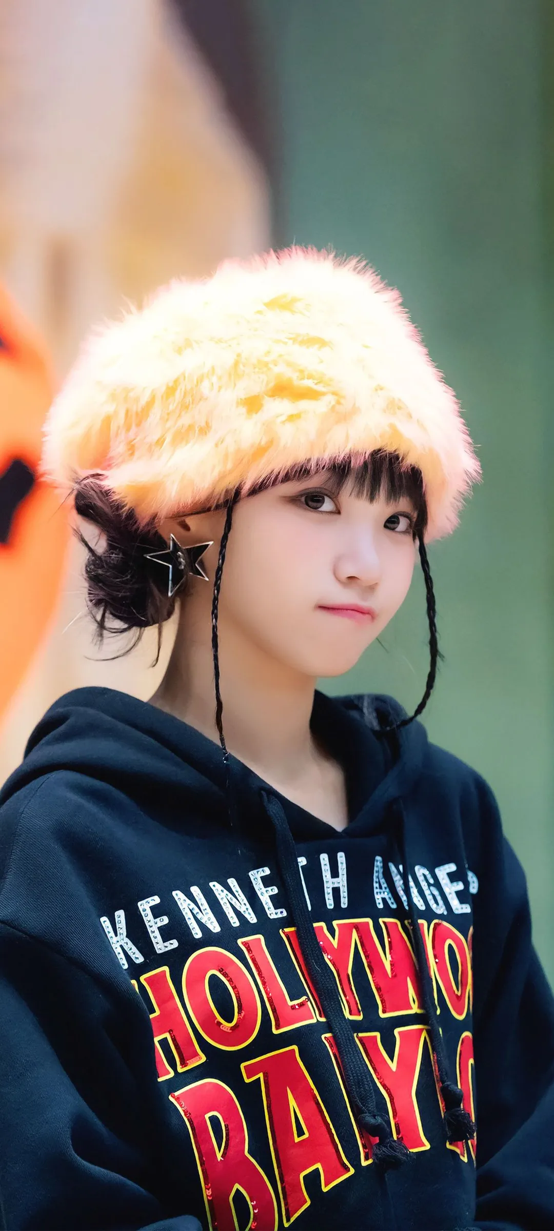 Kim Chae-won lock screen phone wallpaper 4K HD download — IZ*ONE, LE SSERAFIM