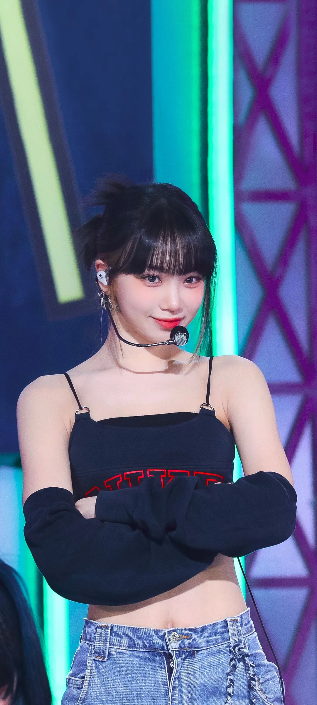 Kim Chae-won lock screen phone wallpaper 4K HD download — IZ*ONE, LE SSERAFIM
