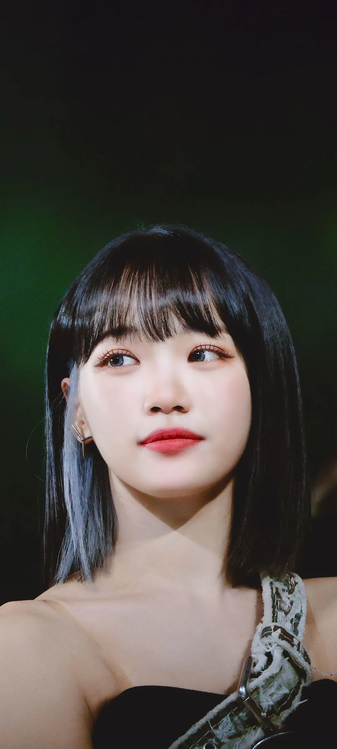 Kim Chae-won lock screen phone wallpaper 4K HD download — IZ*ONE, LE SSERAFIM