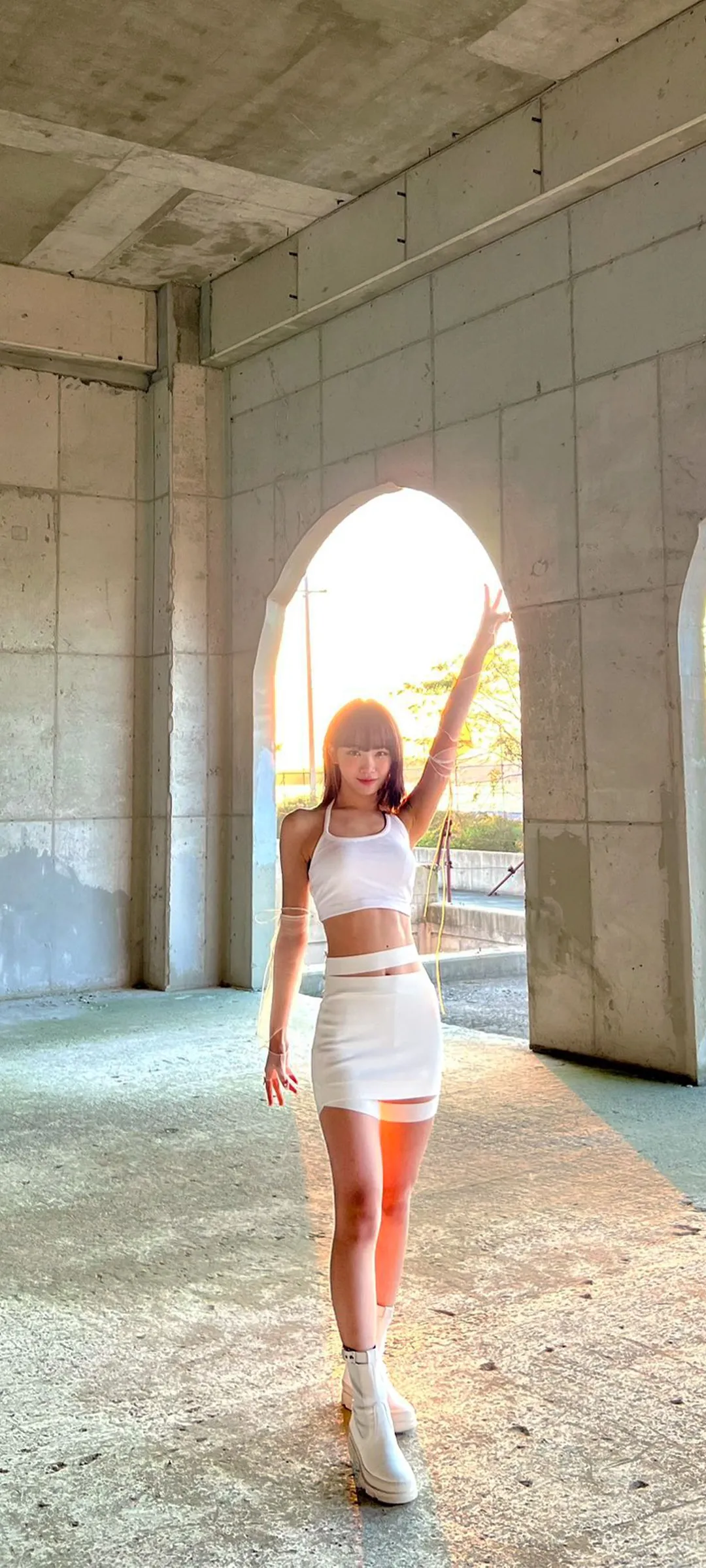 Wallpaper layar kunci hp Kim Chae-won 4K HD download — IZ*ONE, LE SSERAFIM
