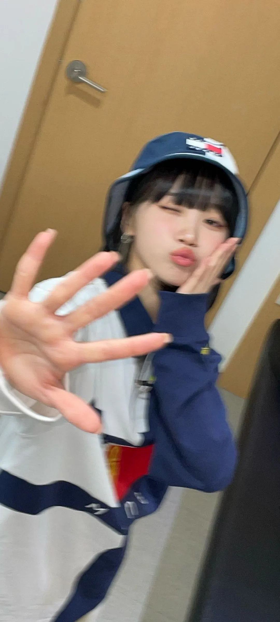 วอลเปเปอร์ หน้าจอล็อก มือถือ คิม แชวอน 4K HD ดาวน์โหลด — IZ*ONE, LE SSERAFIM