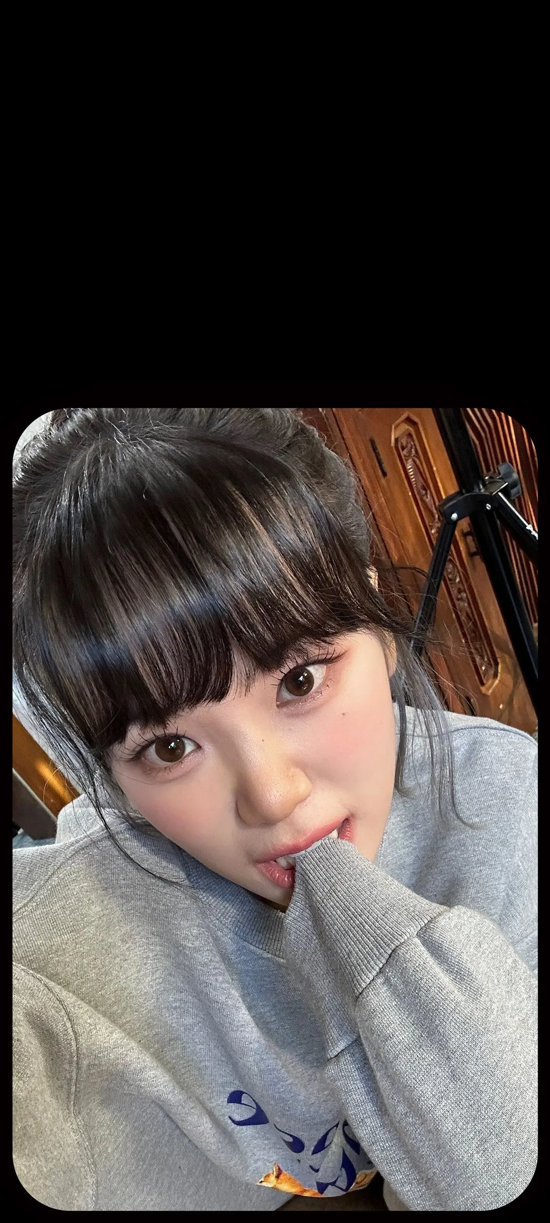 김채원 잠금화면 폰 배경화면 4K HD 다운로드 — 아이즈원, 르세라핌