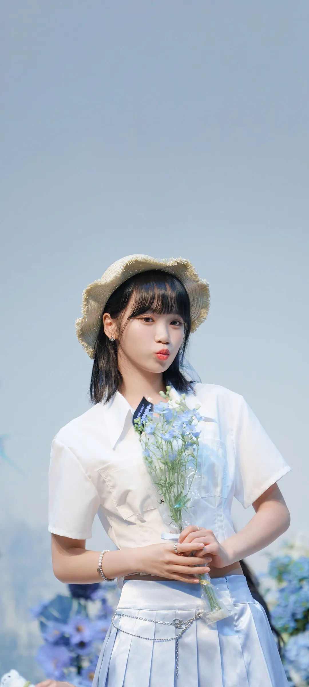 Wallpaper layar kunci hp Kim Chae-won 4K HD download — IZ*ONE, LE SSERAFIM