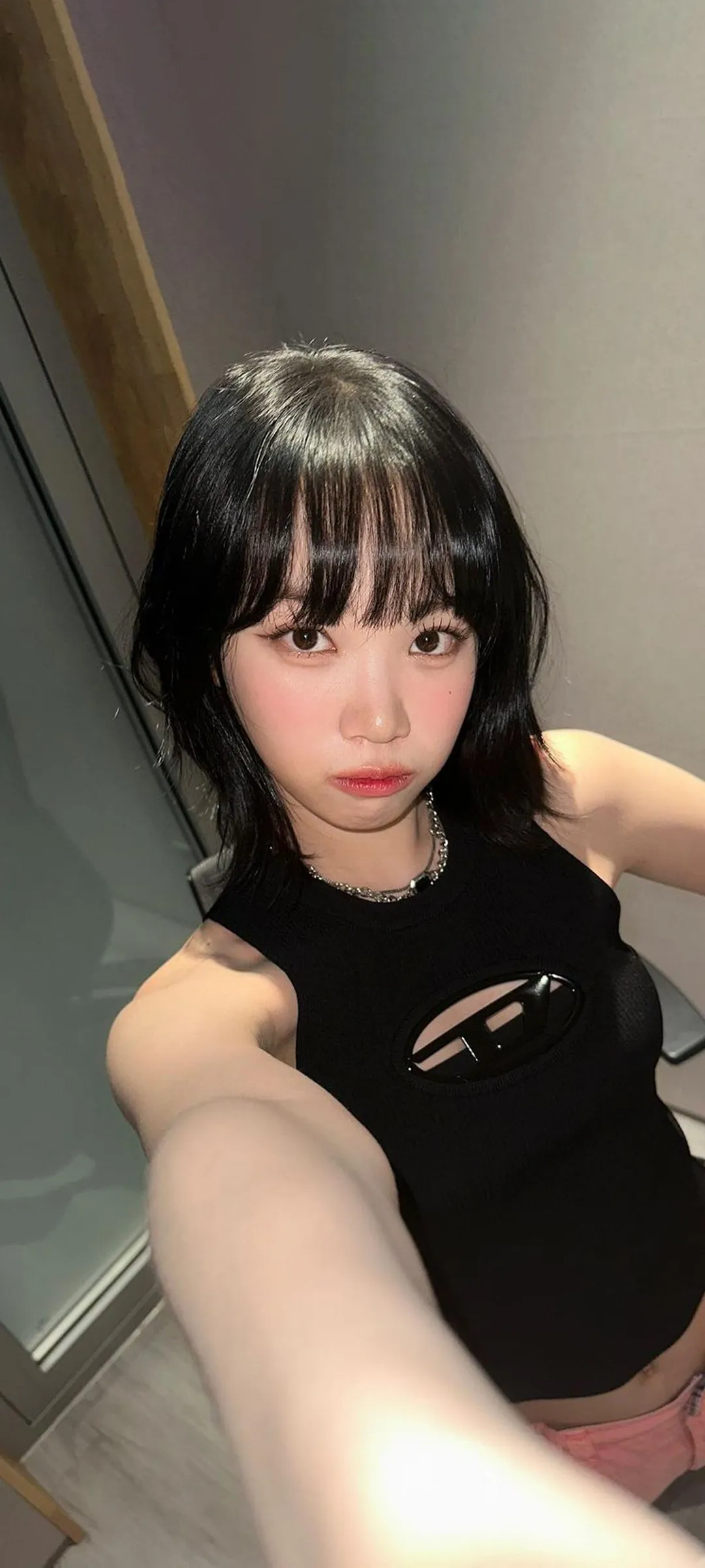 Wallpaper layar kunci hp Kim Chae-won 4K HD download — IZ*ONE, LE SSERAFIM