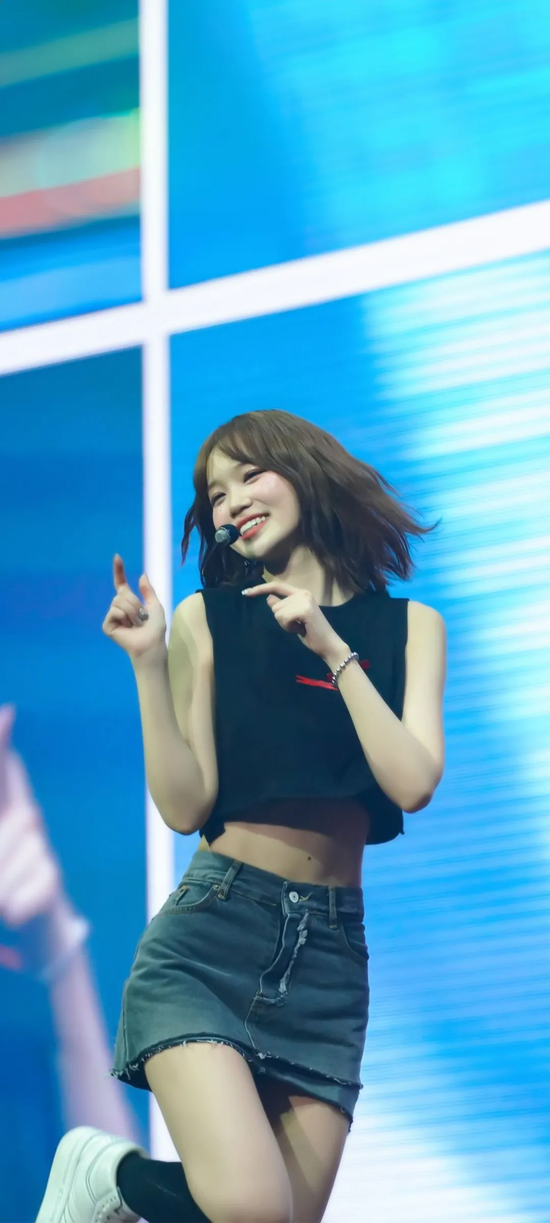 Wallpaper layar kunci hp Kim Chae-won 4K HD download — IZ*ONE, LE SSERAFIM