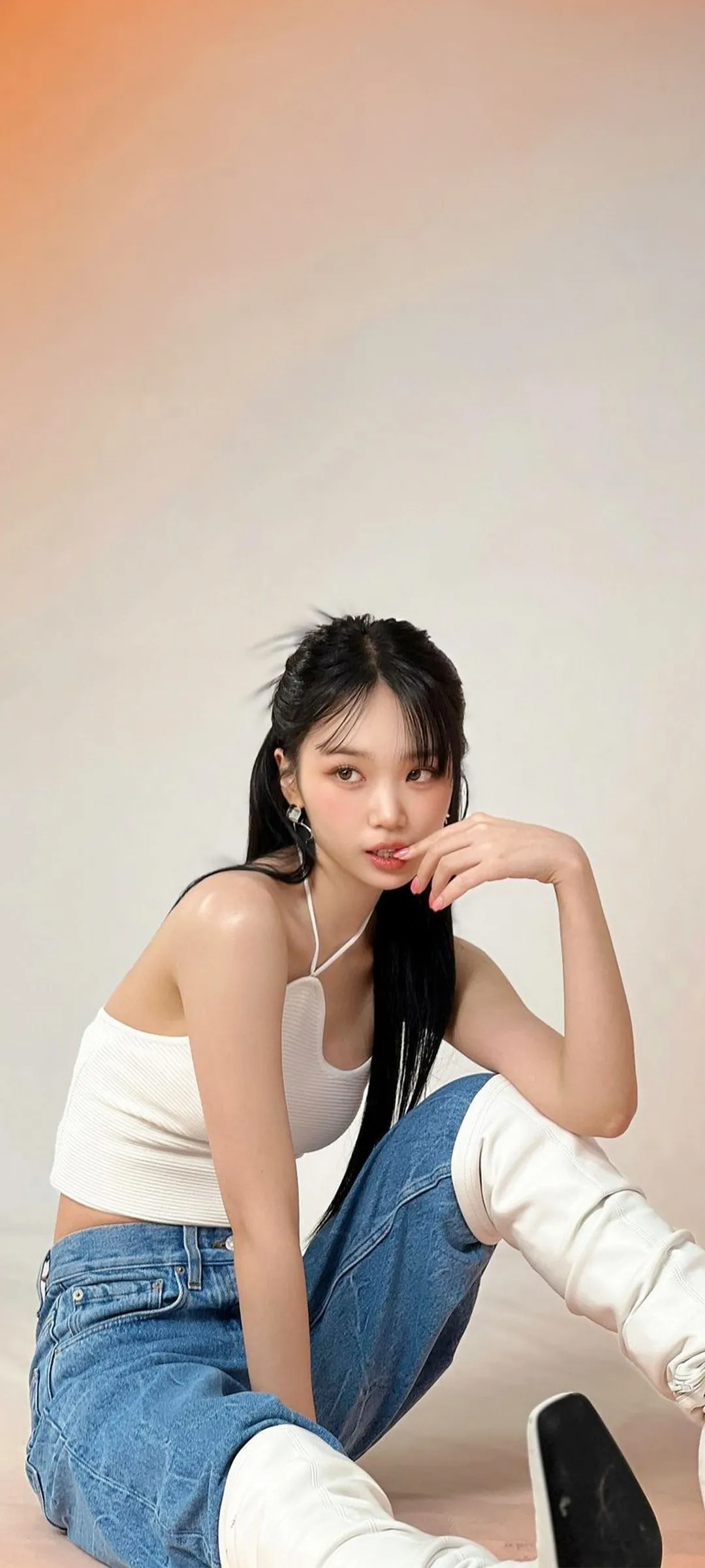 Kim Chae-won lock screen phone wallpaper 4K HD download — IZ*ONE, LE SSERAFIM