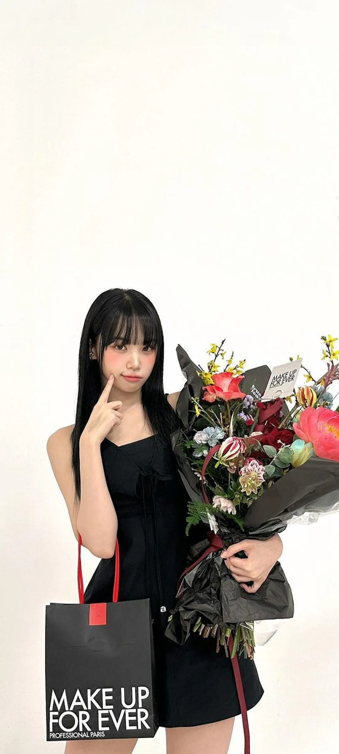 Wallpaper layar kunci hp Kim Chae-won 4K HD download — IZ*ONE, LE SSERAFIM