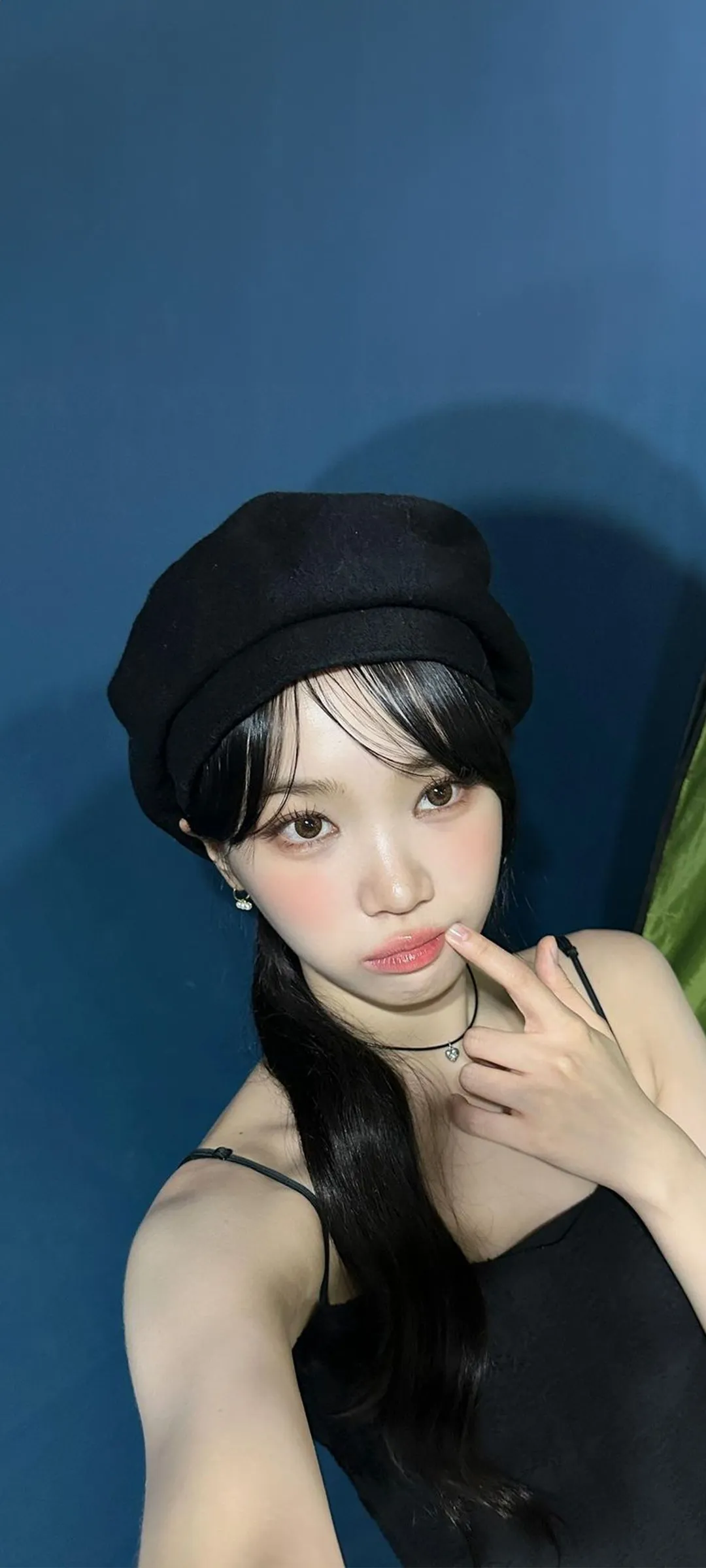 Wallpaper layar kunci hp Kim Chae-won 4K HD download — IZ*ONE, LE SSERAFIM