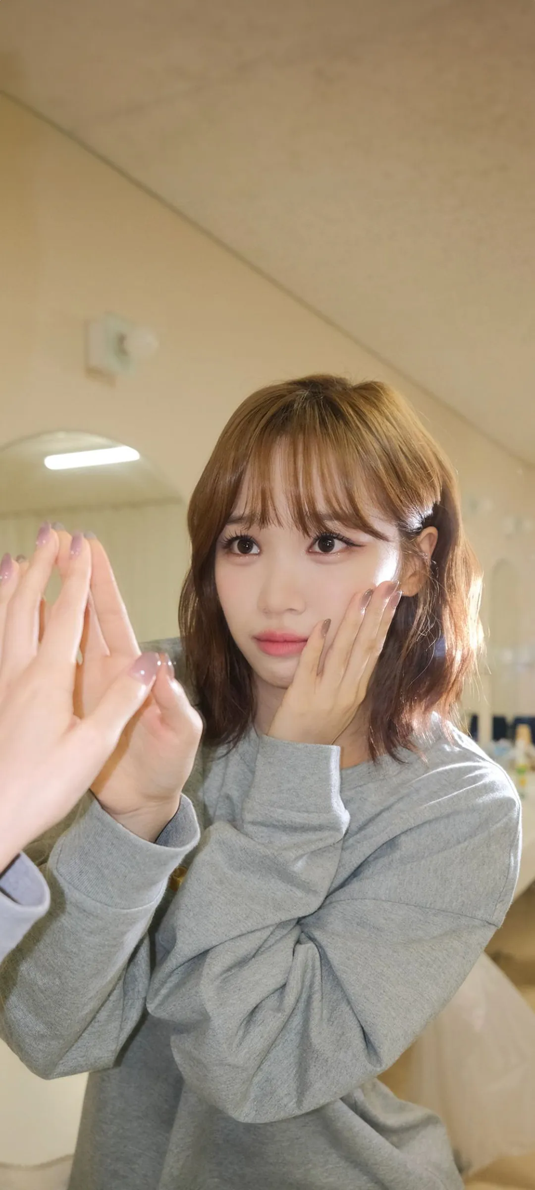 김채원 잠금화면 폰 배경화면 4K HD 다운로드 — 아이즈원, 르세라핌