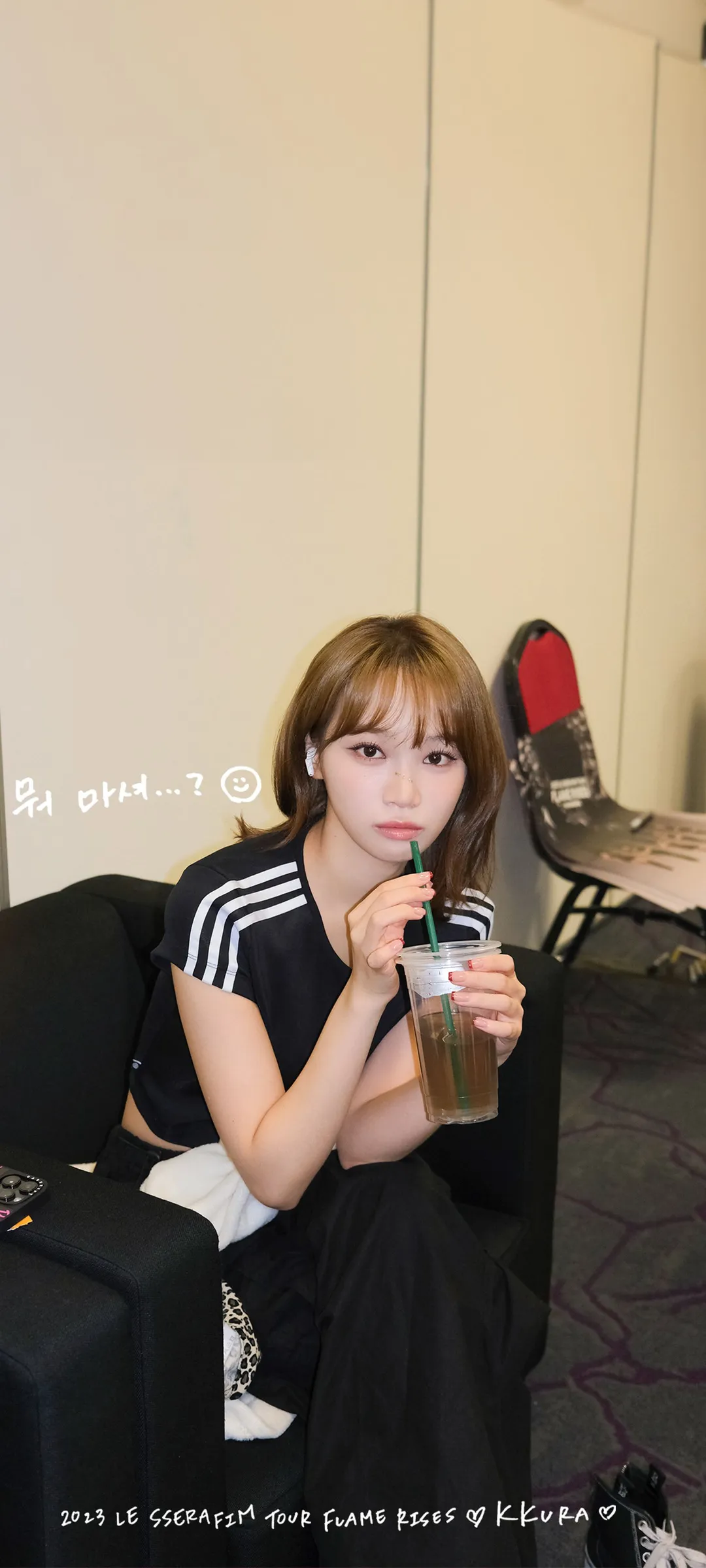 Kim Chae-won lock screen phone wallpaper 4K HD download — IZ*ONE, LE SSERAFIM