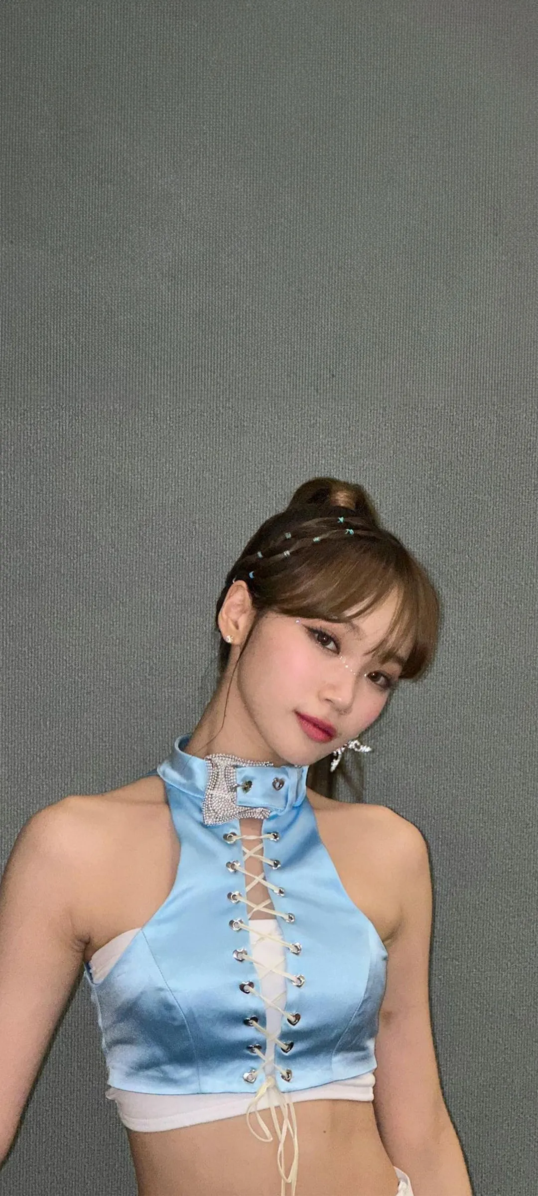 Kim Chae-won lock screen phone wallpaper 4K HD download — IZ*ONE, LE SSERAFIM