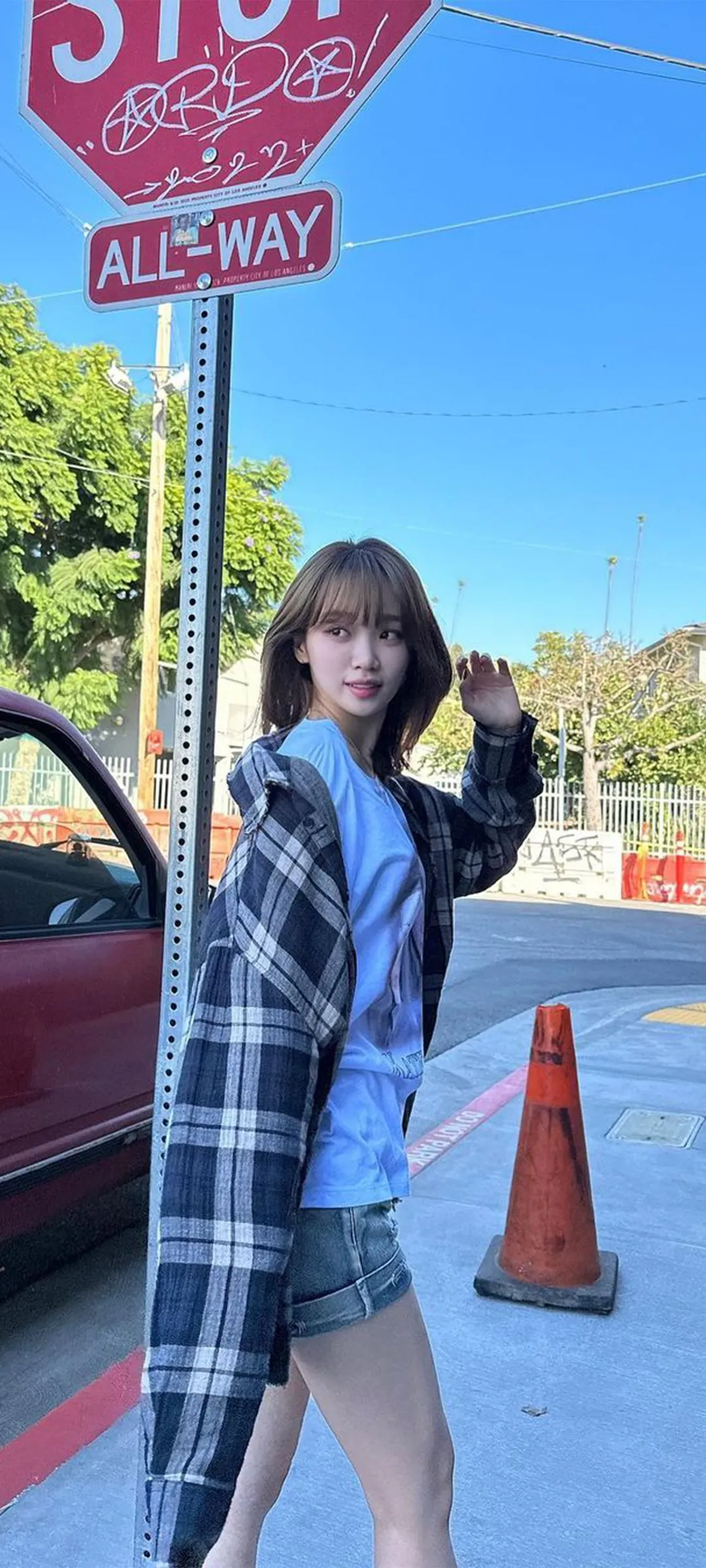 김채원 잠금화면 폰 배경화면 4K HD 다운로드 — 아이즈원, 르세라핌