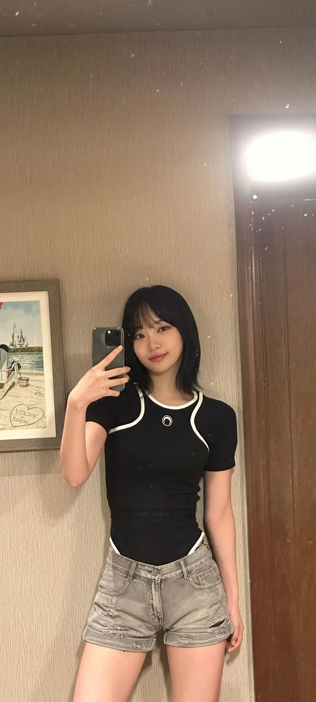 Kim Chae-won lock screen phone wallpaper 4K HD download — IZ*ONE, LE SSERAFIM