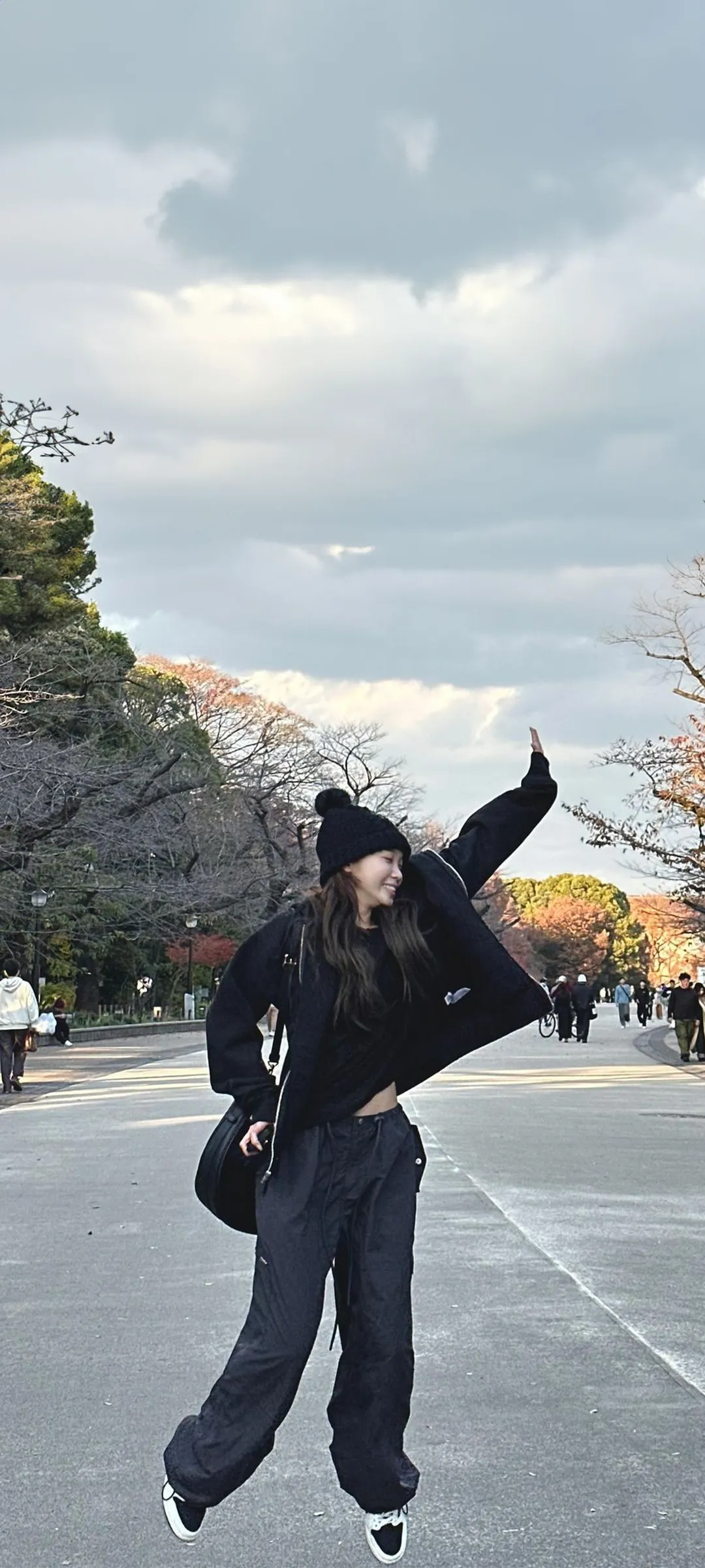 Kim Chae-won lock screen phone wallpaper 4K HD download — IZ*ONE, LE SSERAFIM