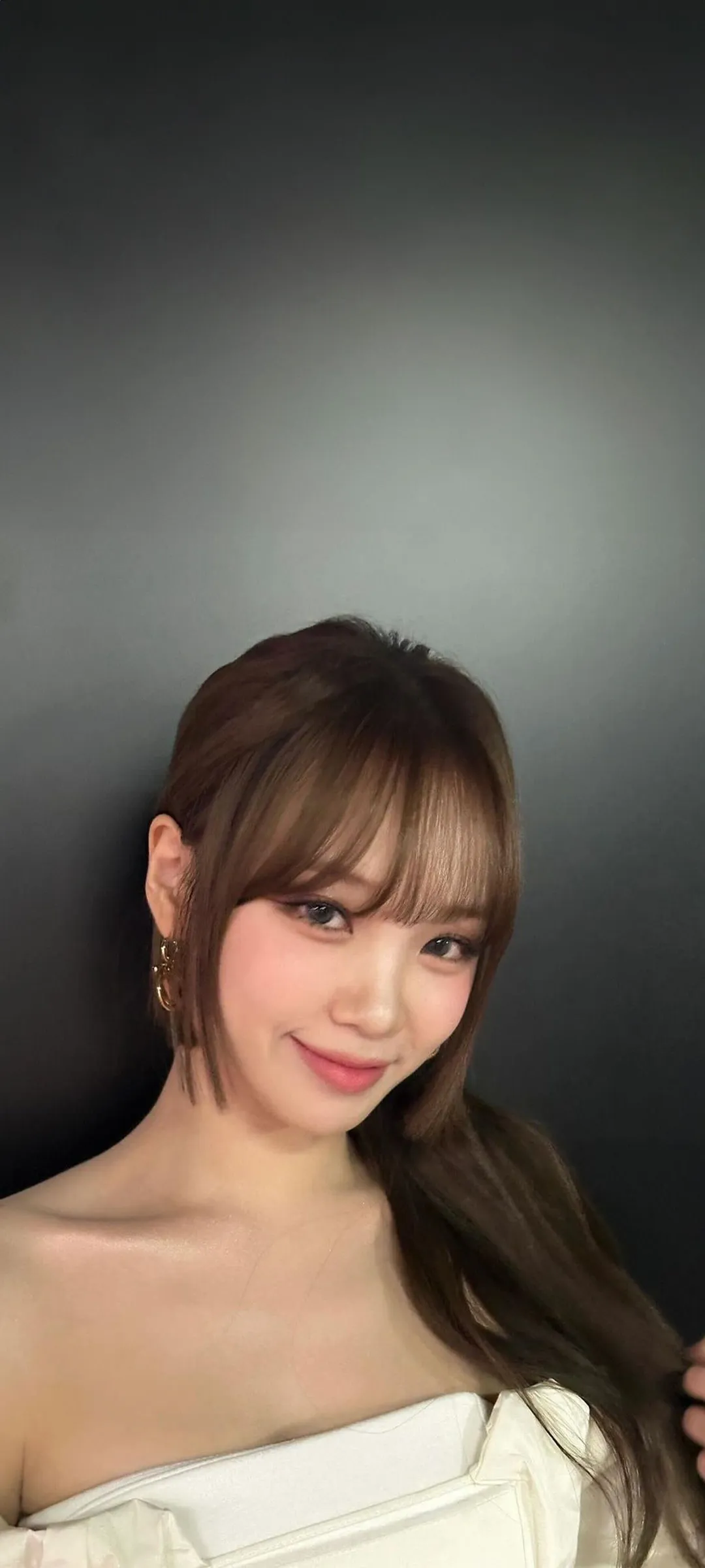 김채원 잠금화면 폰 배경화면 4K HD 다운로드 — 아이즈원, 르세라핌