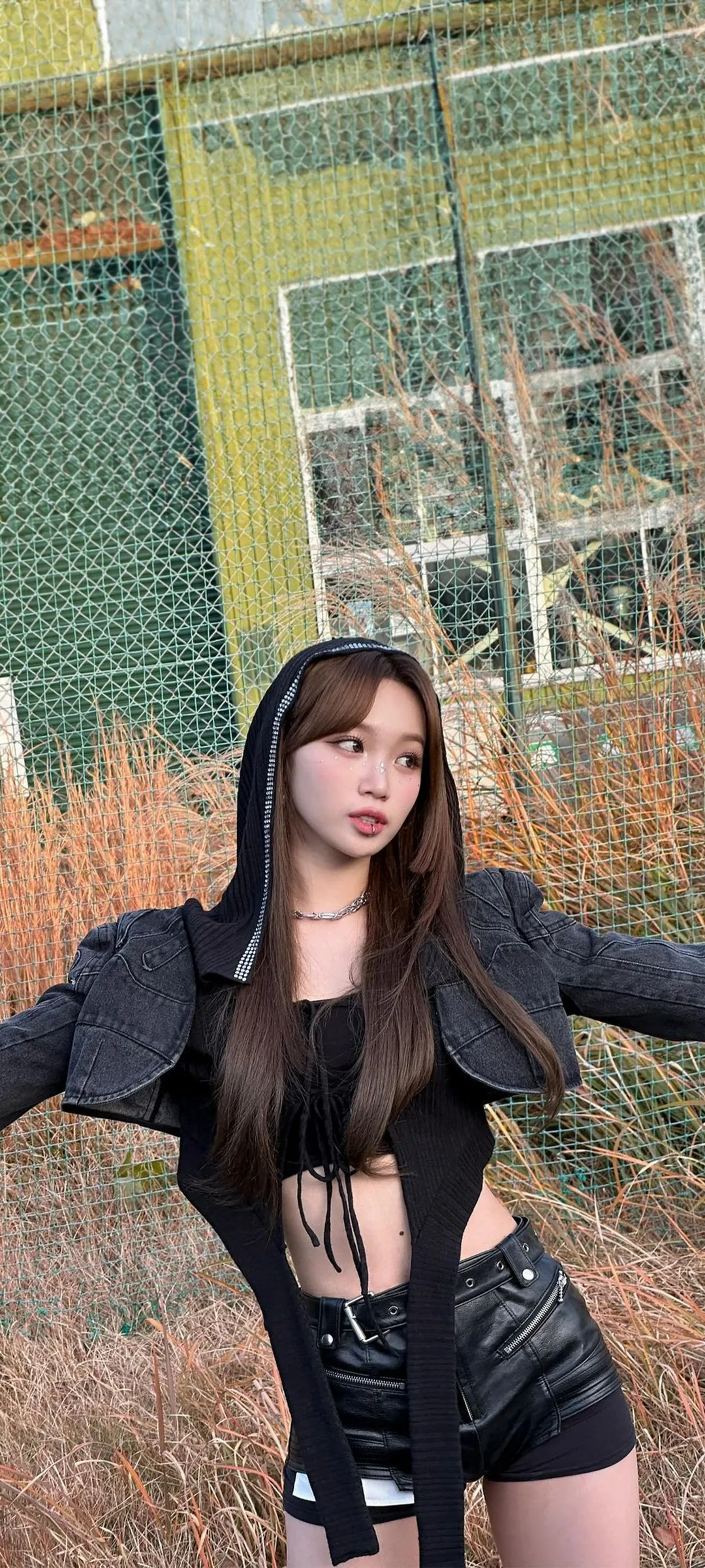 Wallpaper layar kunci hp Kim Chae-won 4K HD download — IZ*ONE, LE SSERAFIM