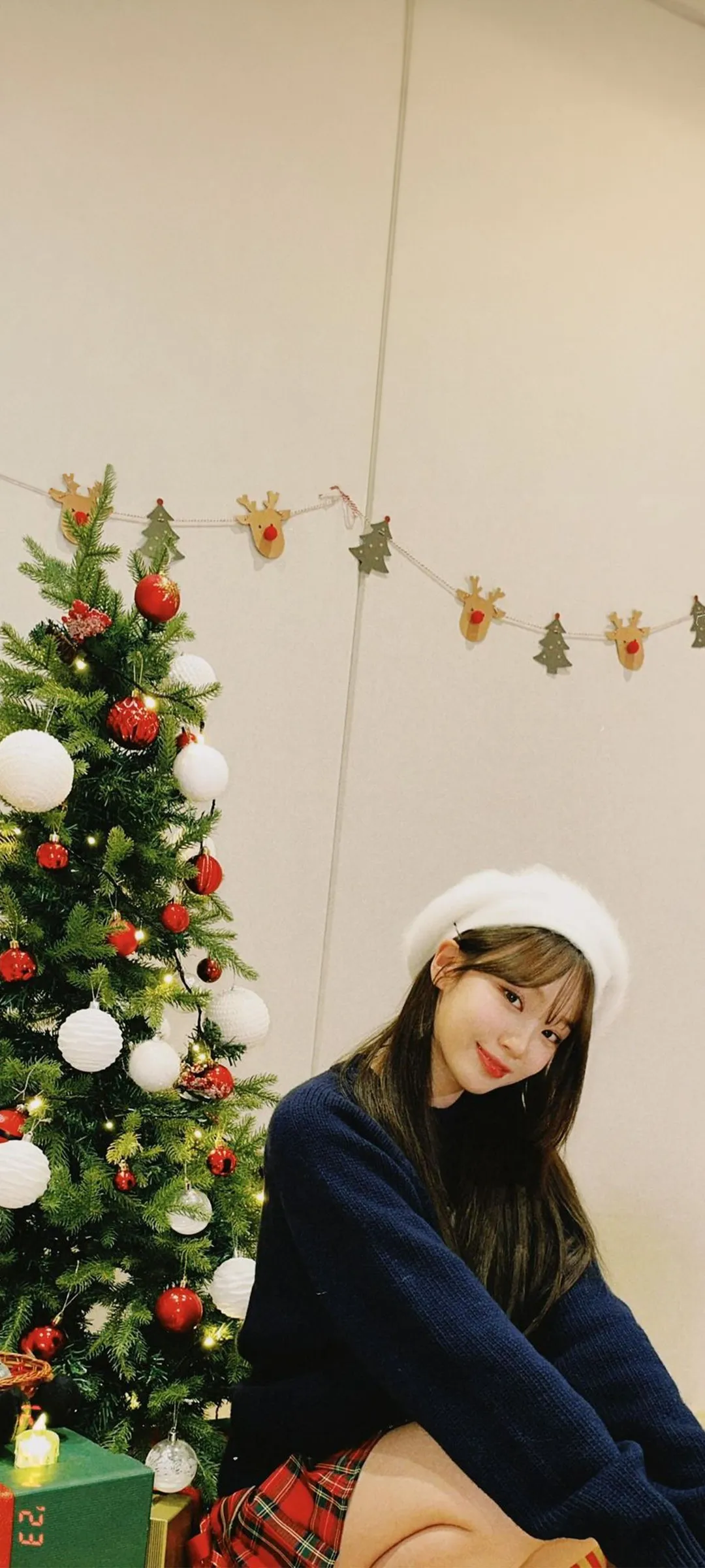 Wallpaper layar kunci hp Kim Chae-won 4K HD download — IZ*ONE, LE SSERAFIM