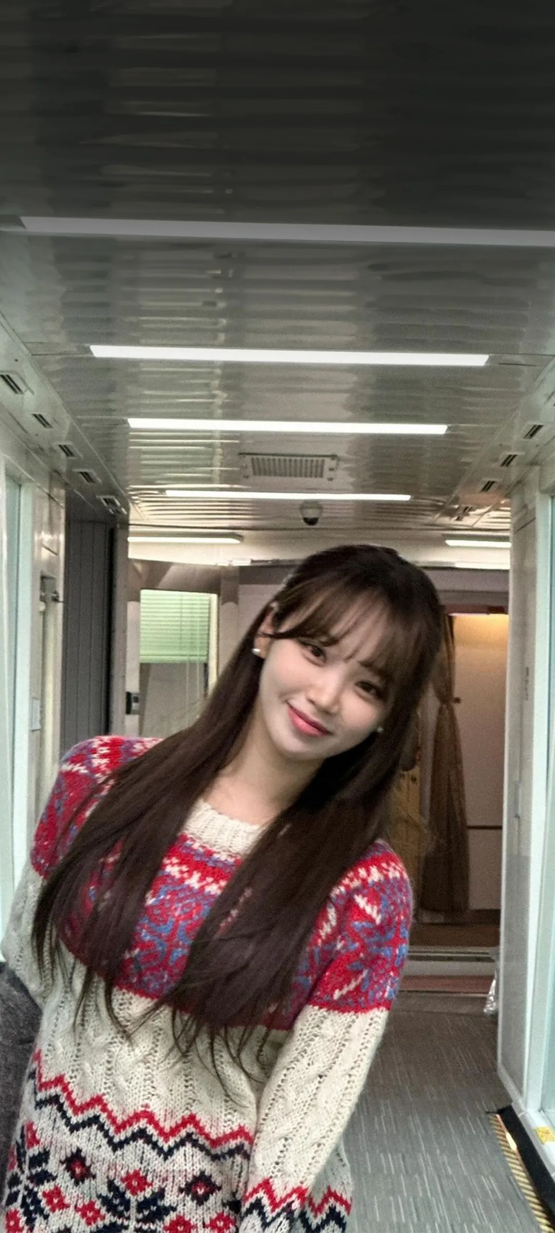 김채원 잠금화면 폰 배경화면 4K HD 다운로드 — 아이즈원, 르세라핌