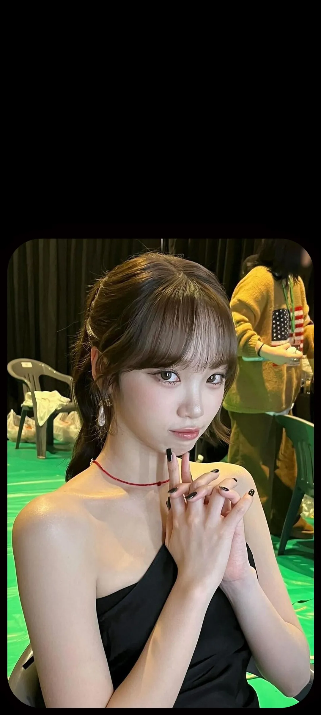 김채원 잠금화면 폰 배경화면 4K HD 다운로드 — 아이즈원, 르세라핌
