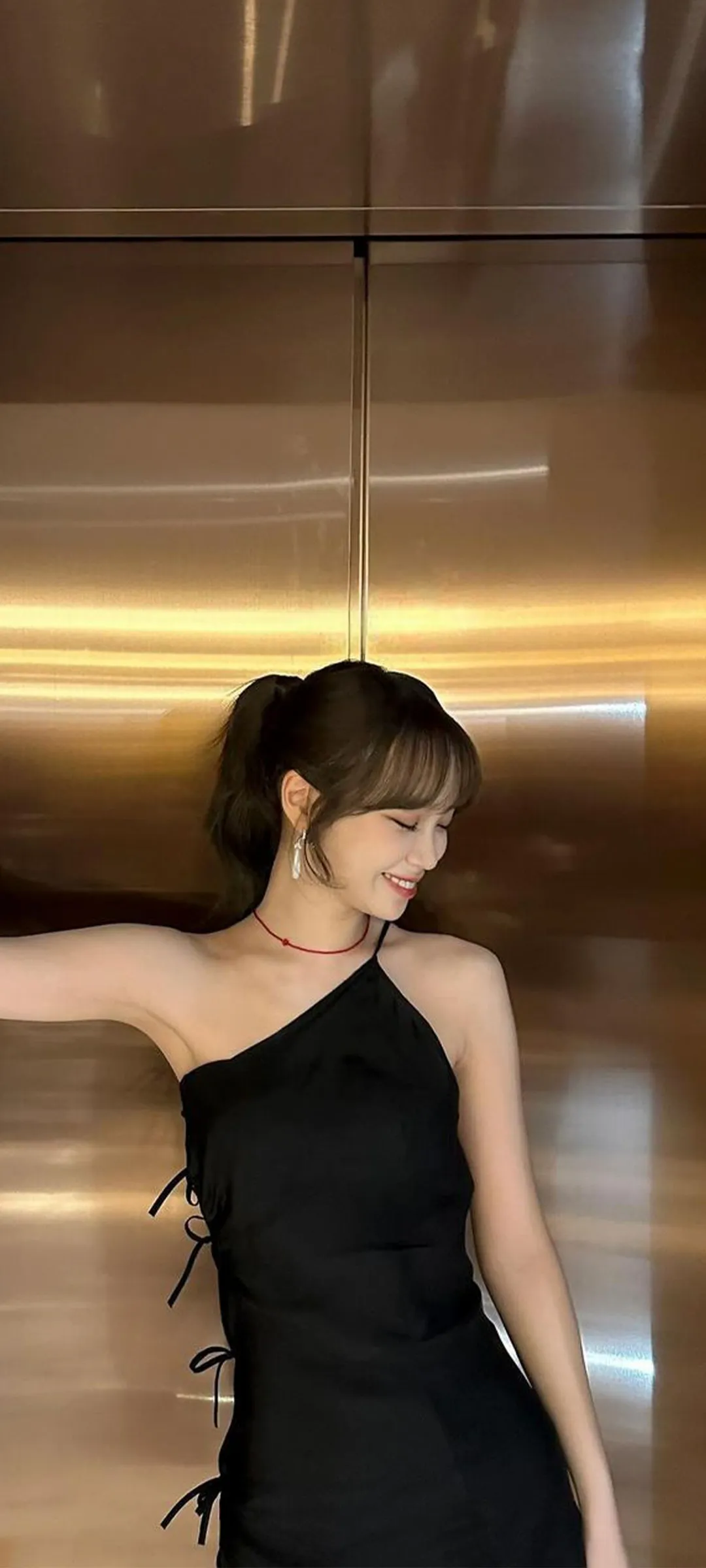 김채원 잠금화면 폰 배경화면 4K HD 다운로드 — 아이즈원, 르세라핌