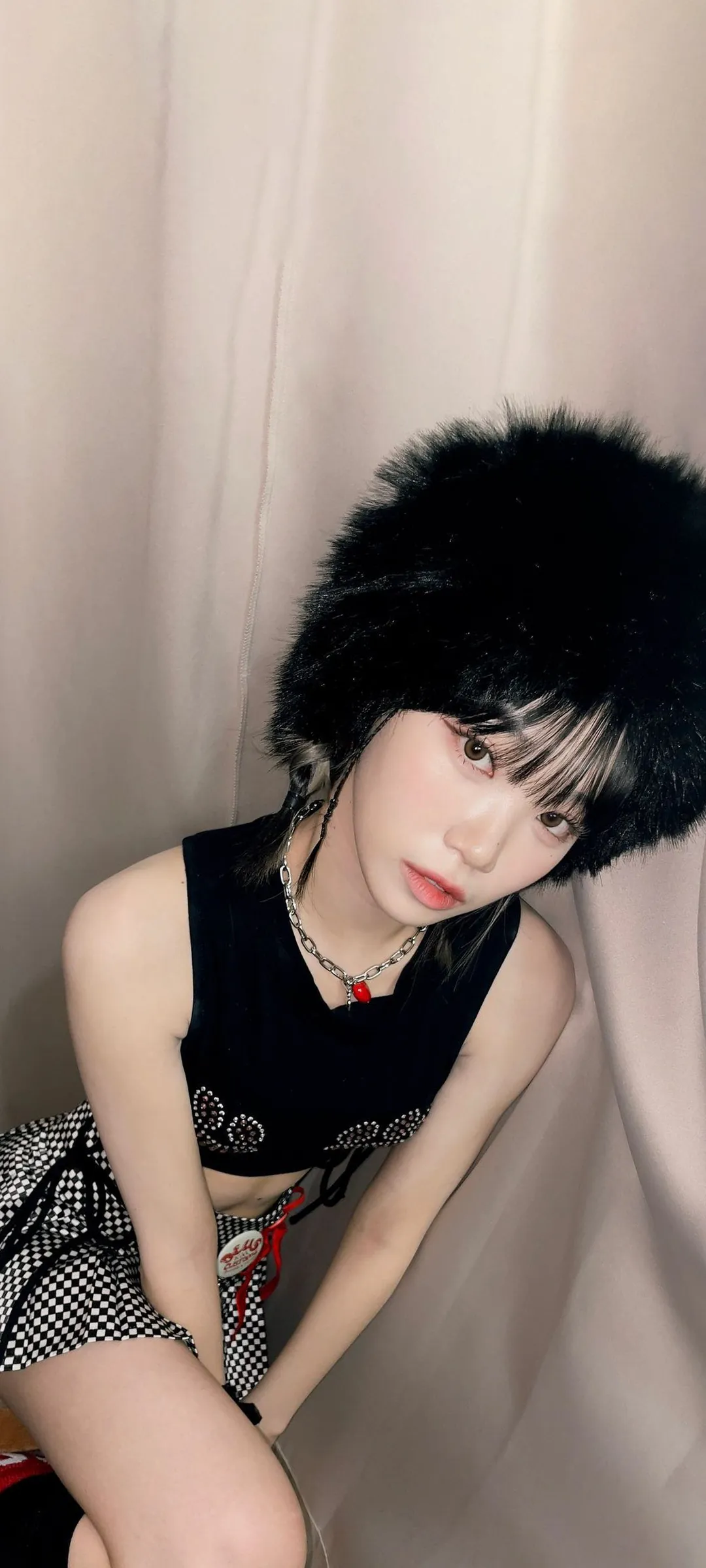 Wallpaper layar kunci hp Kim Chae-won 4K HD download — IZ*ONE, LE SSERAFIM