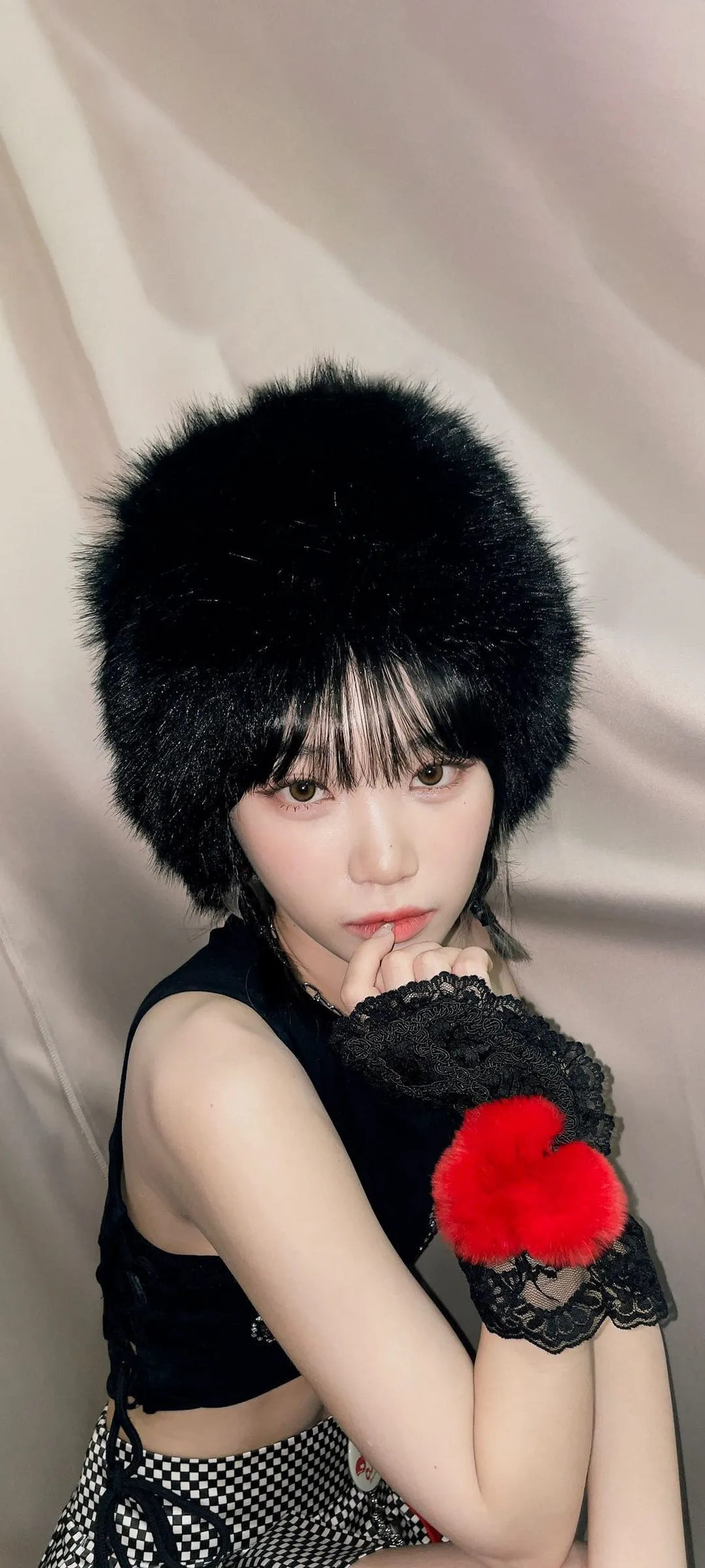Wallpaper layar kunci hp Kim Chae-won 4K HD download — IZ*ONE, LE SSERAFIM