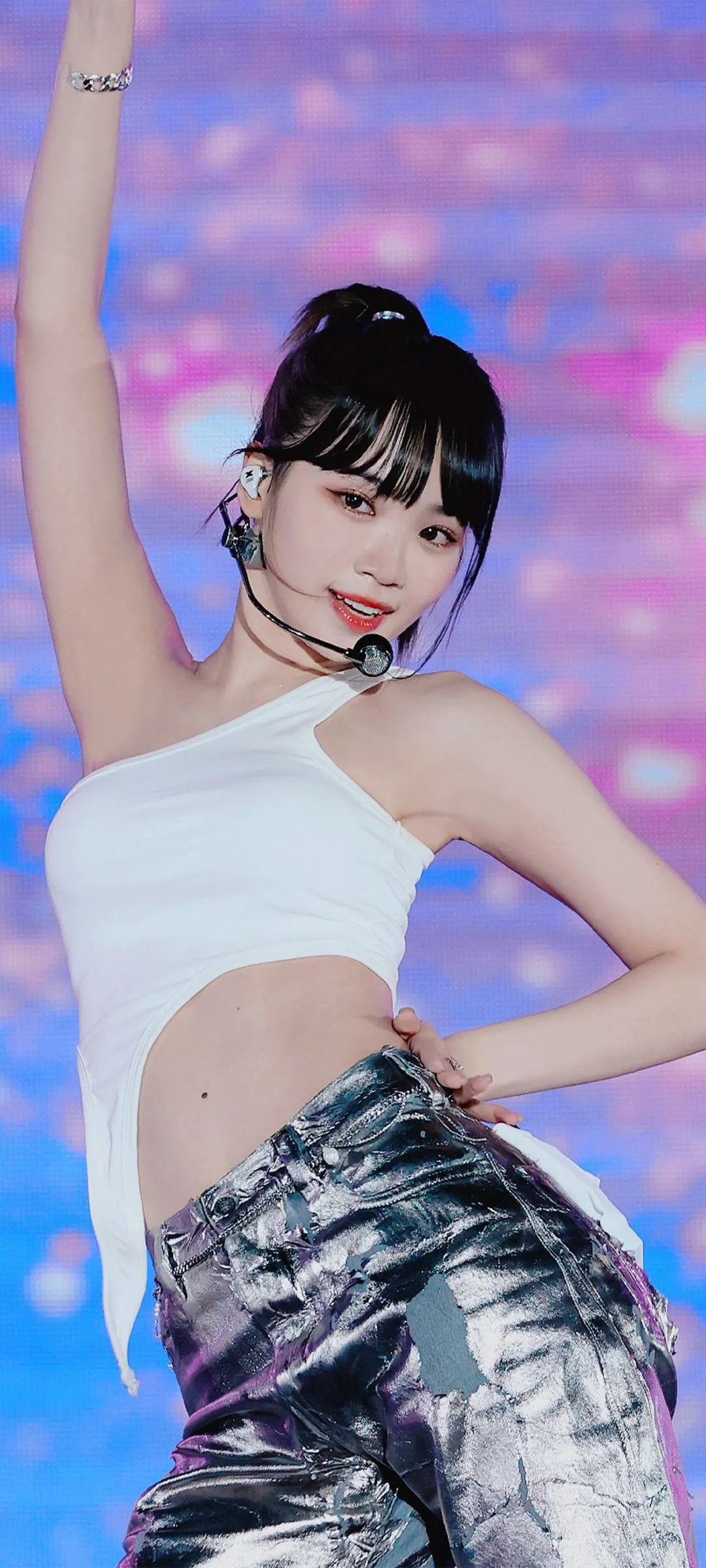 Kim Chae-won lock screen phone wallpaper 4K HD download — IZ*ONE, LE SSERAFIM