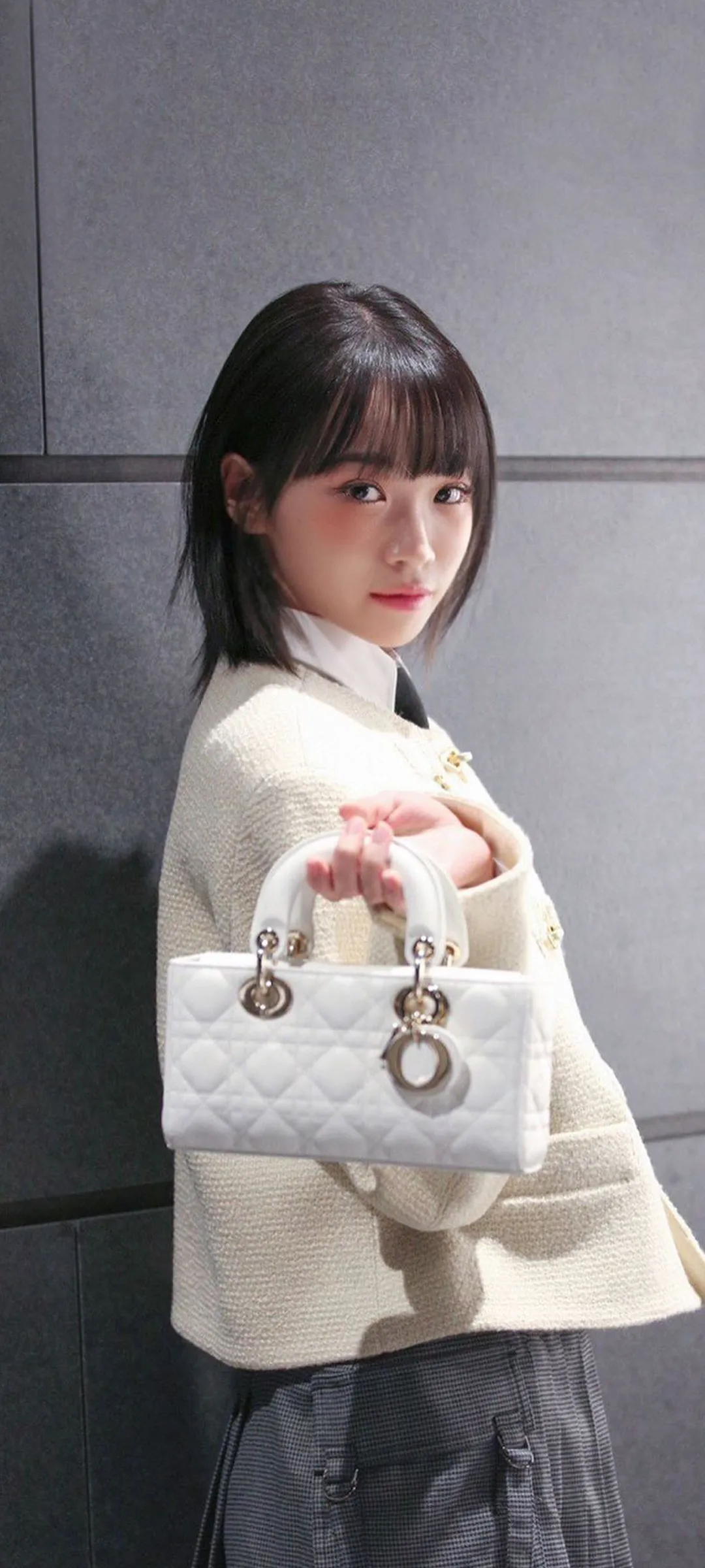 Kim Chae-won lock screen phone wallpaper 4K HD download — IZ*ONE, LE SSERAFIM