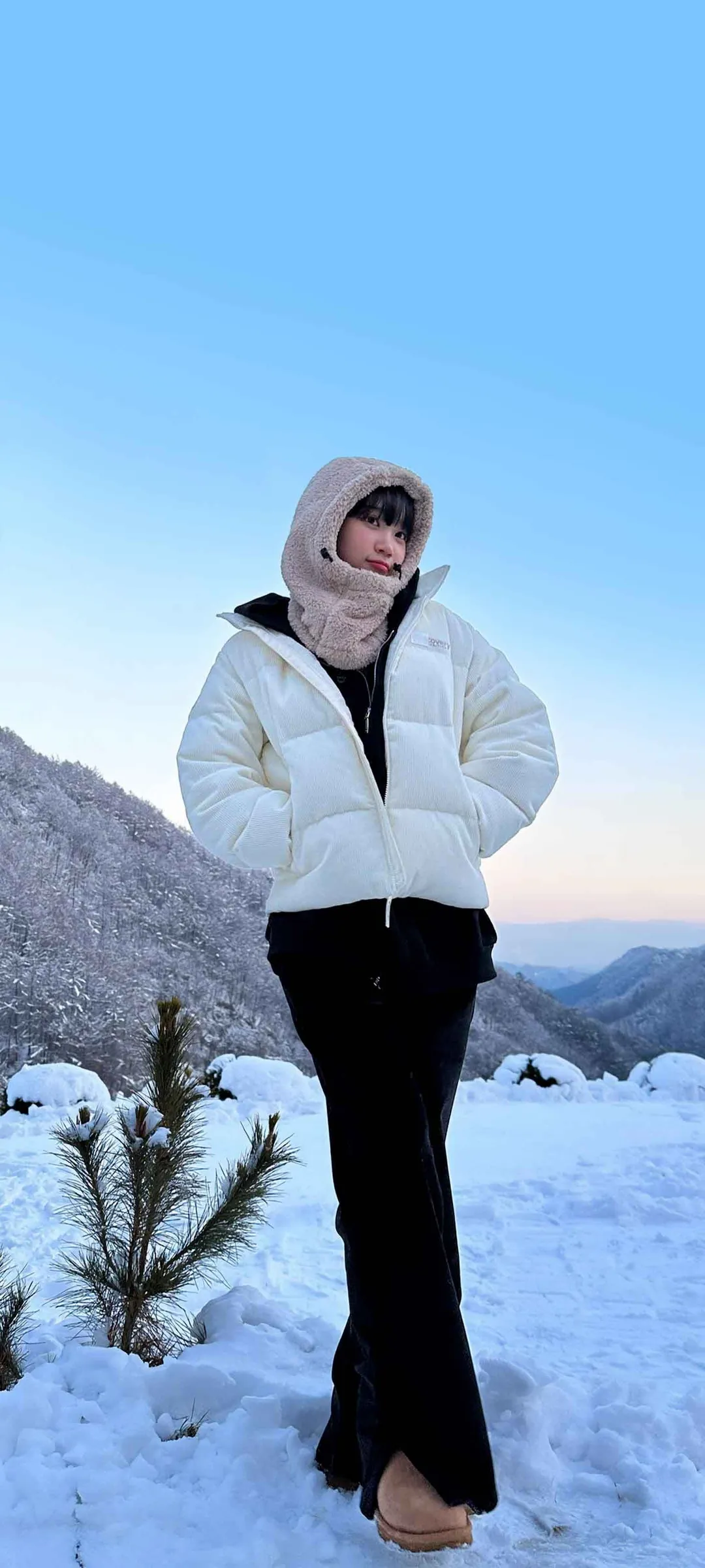 김채원 잠금화면 폰 배경화면 4K HD 다운로드 — 아이즈원, 르세라핌