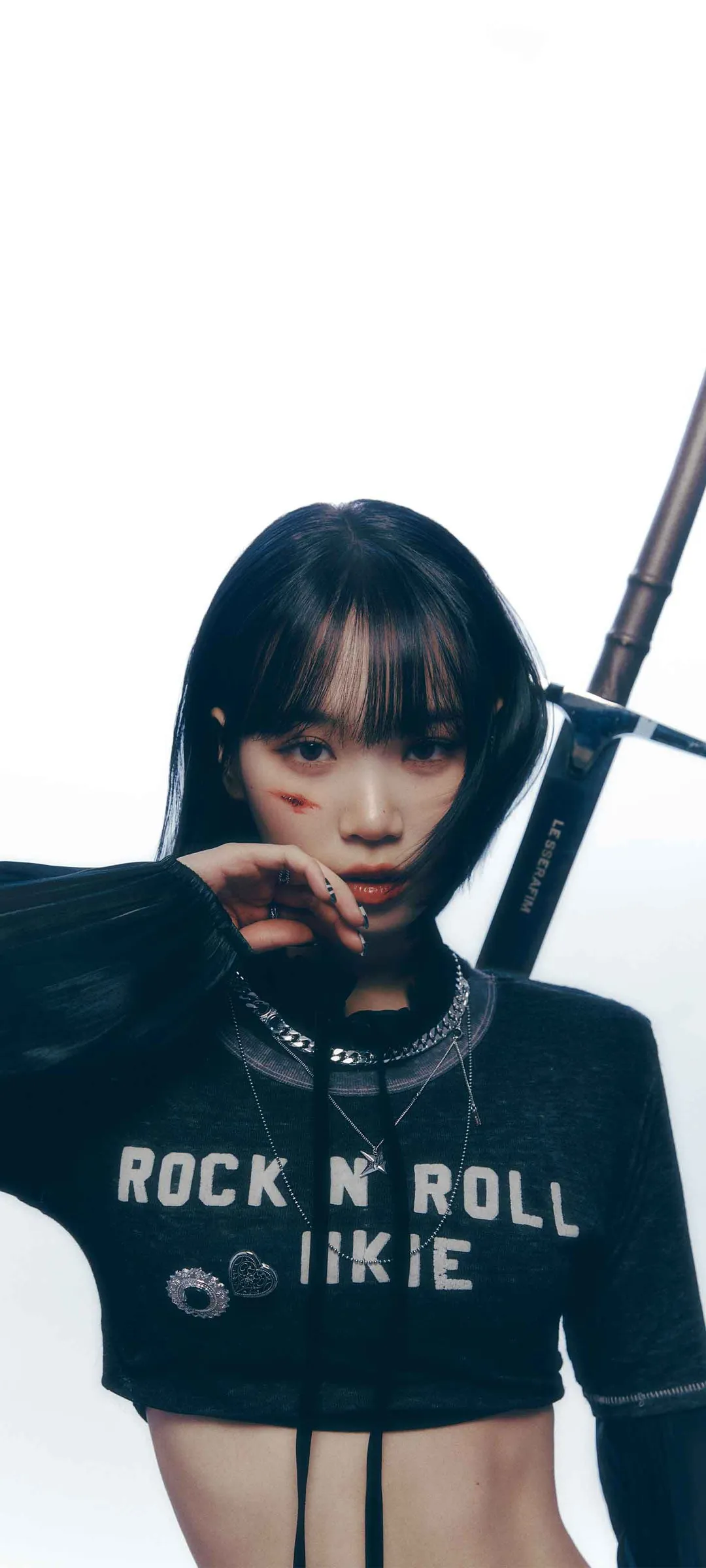 Wallpaper layar kunci hp Kim Chae-won UNFORGIVEN 4K HD download — IZ*ONE, LE SSERAFIM