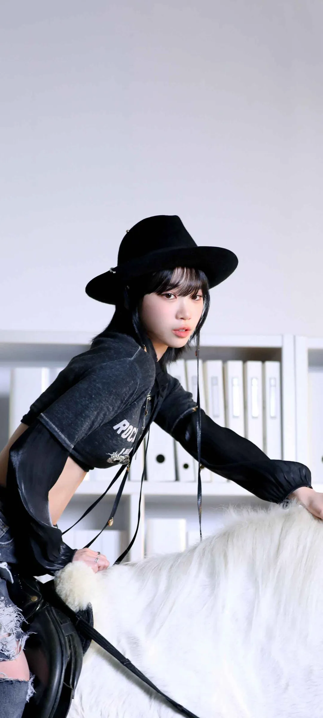 Wallpaper layar kunci hp Kim Chae-won UNFORGIVEN 4K HD download — IZ*ONE, LE SSERAFIM