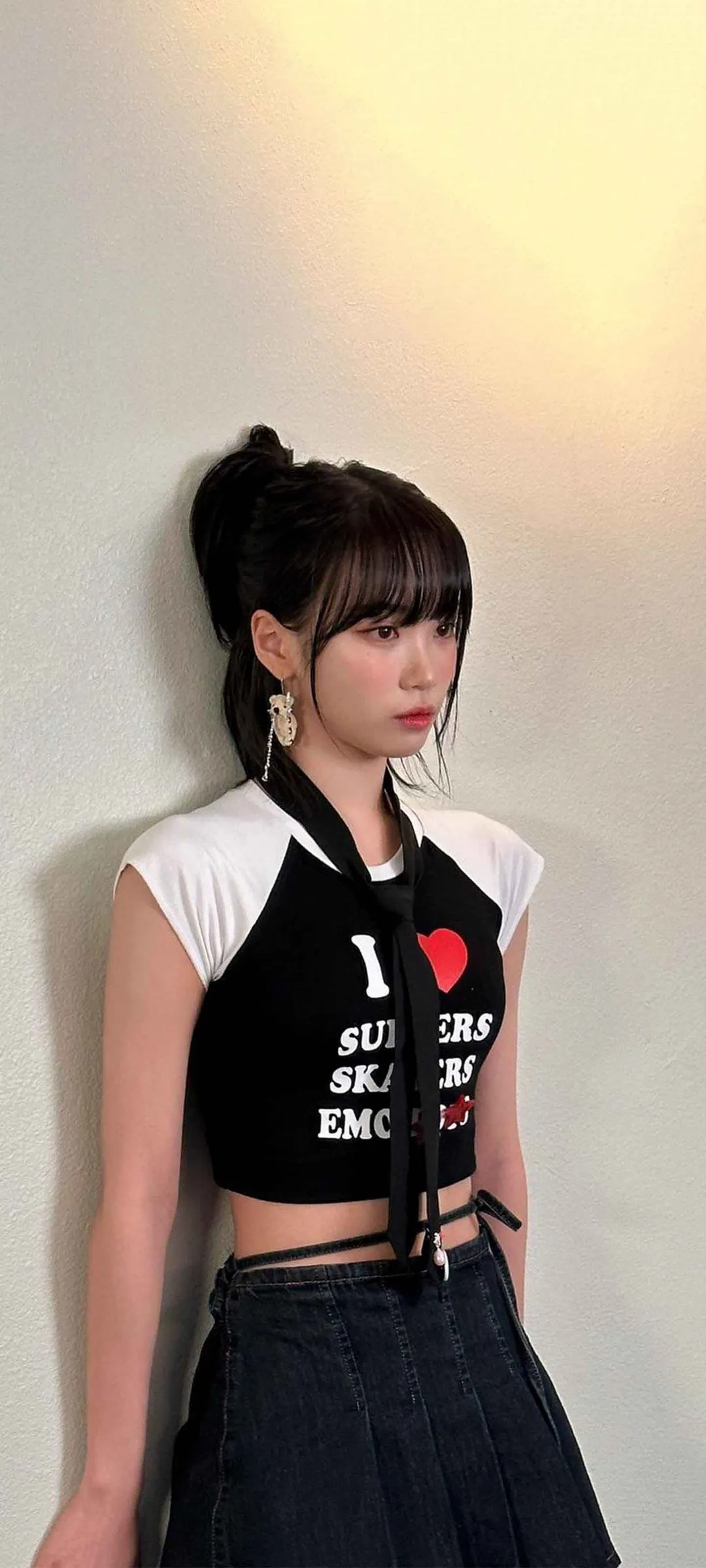 Wallpaper layar kunci hp Kim Chae-won 4K HD download — IZ*ONE, LE SSERAFIM