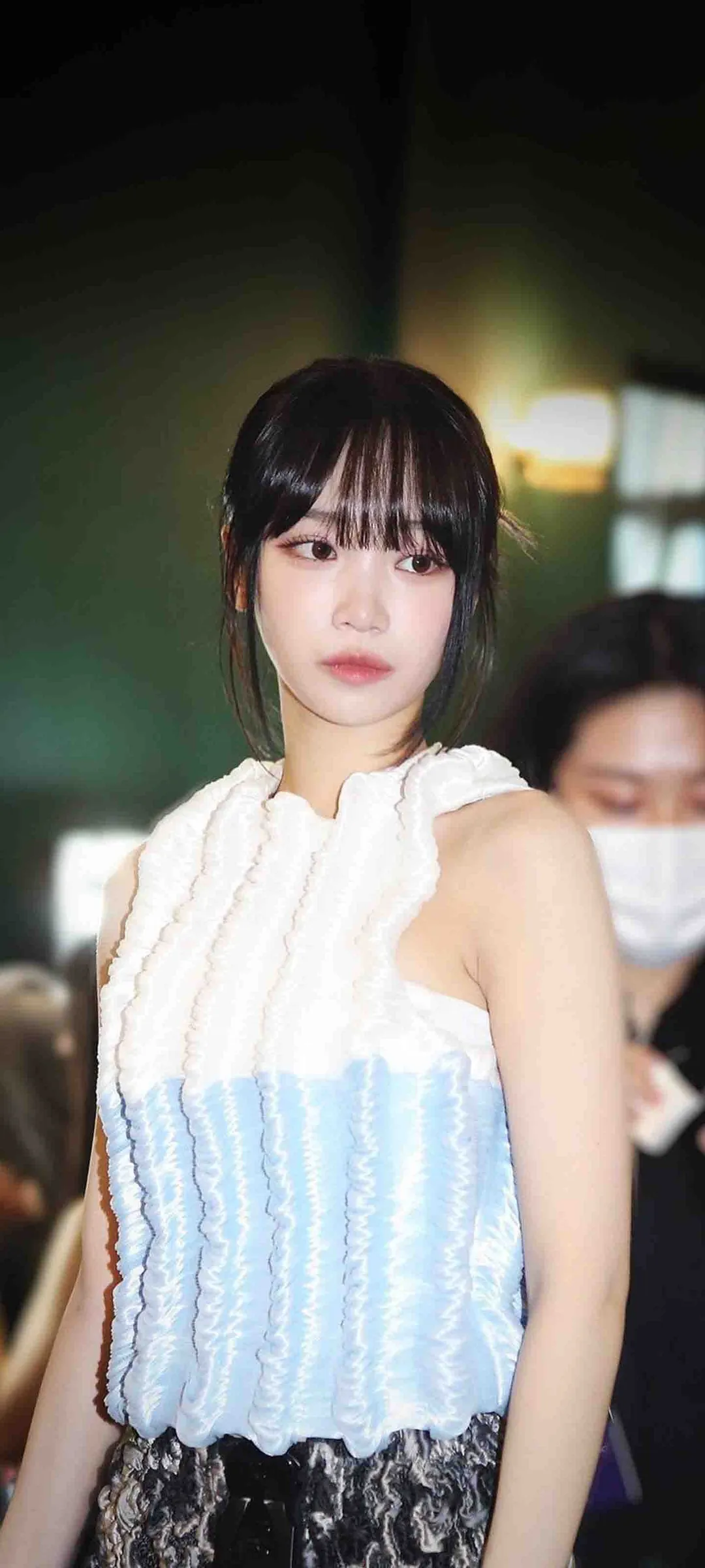 Kim Chae-won lock screen phone wallpaper 4K HD download — IZ*ONE, LE SSERAFIM