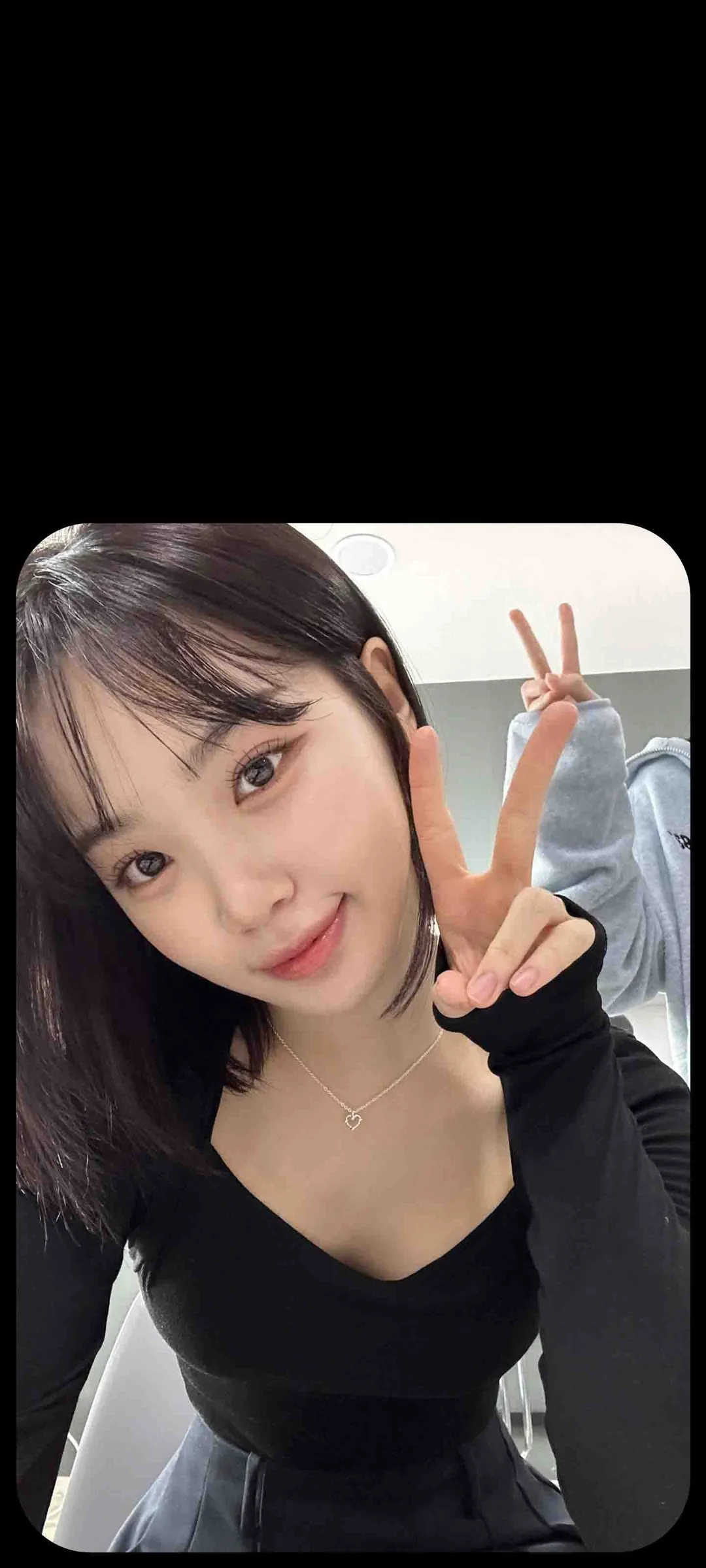 Kim Chae-won lock screen phone wallpaper 4K HD download — IZ*ONE, LE SSERAFIM