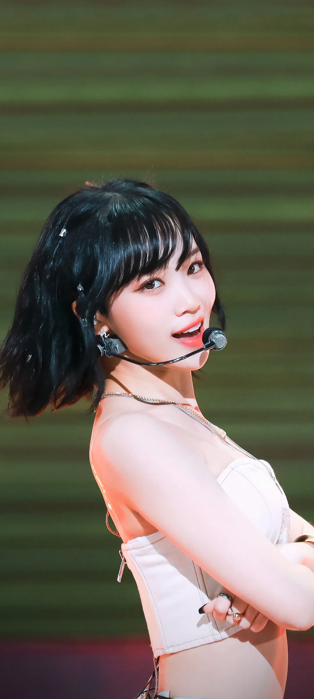 Wallpaper layar kunci hp Kim Chae-won 4K HD download — IZ*ONE, LE SSERAFIM