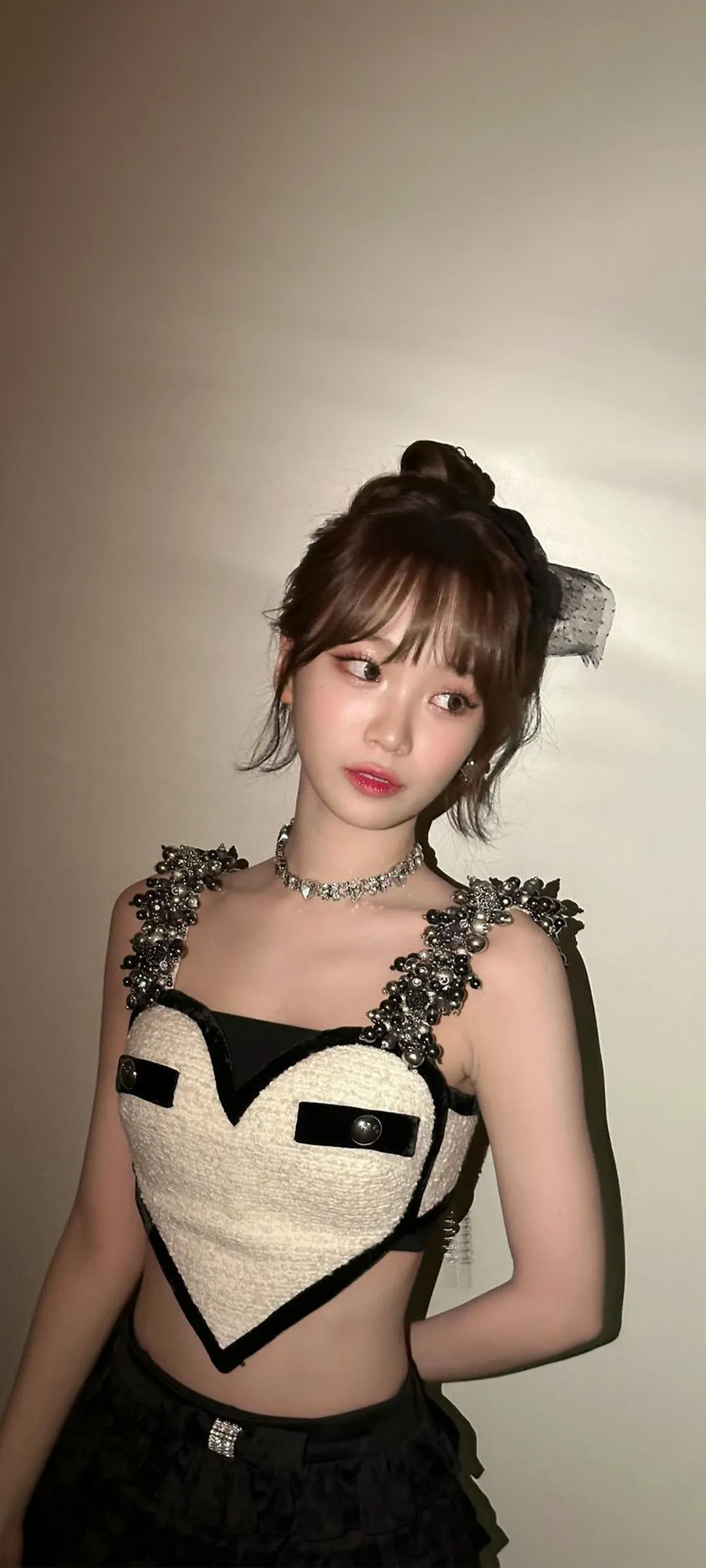 Wallpaper layar kunci hp Kim Chae-won 4K HD download — IZ*ONE, LE SSERAFIM