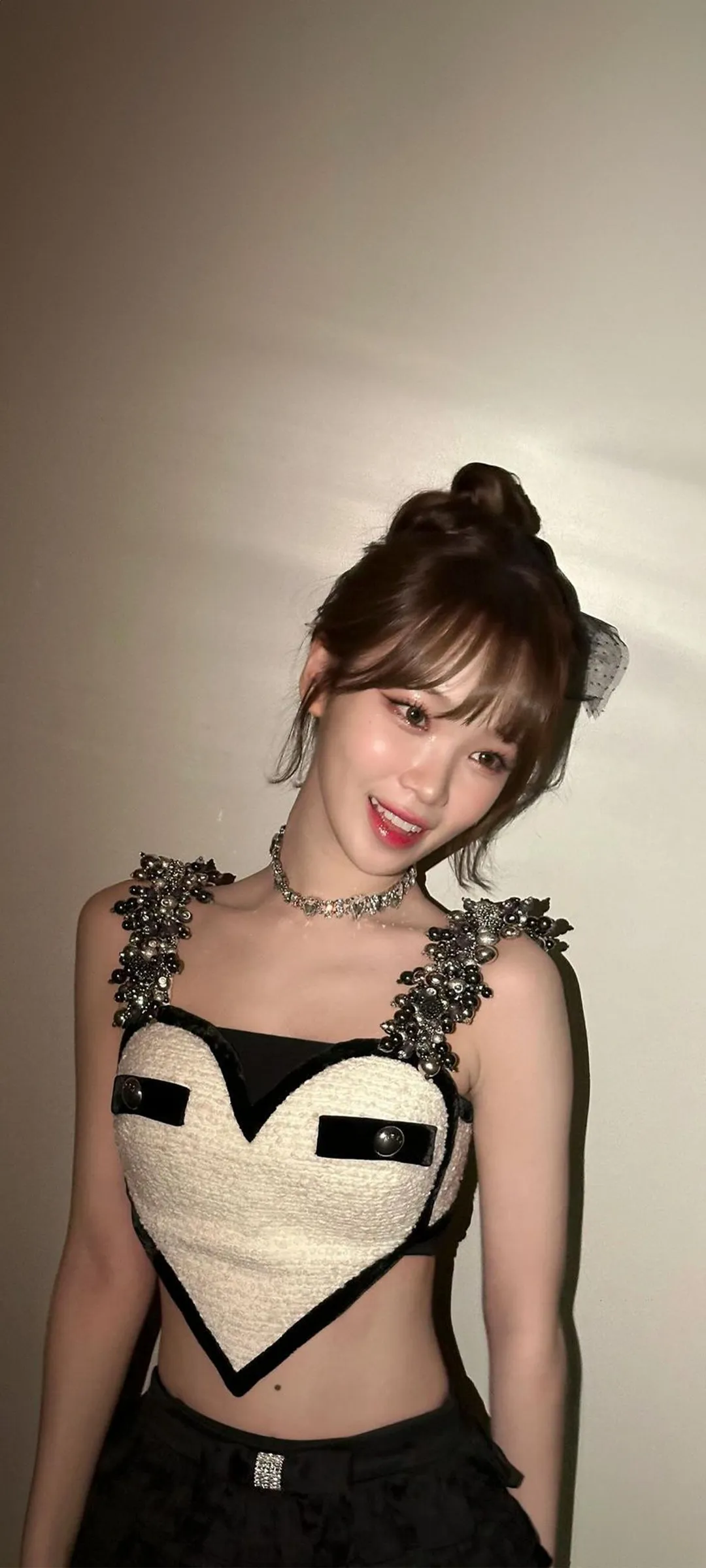 Wallpaper layar kunci hp Kim Chae-won 4K HD download — IZ*ONE, LE SSERAFIM