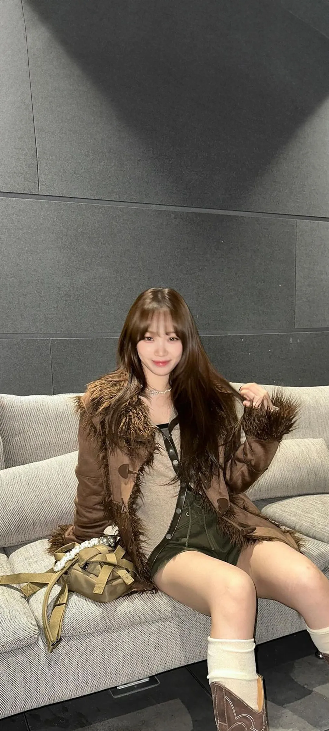 김채원 잠금화면 폰 배경화면 4K HD 다운로드 — 아이즈원, 르세라핌