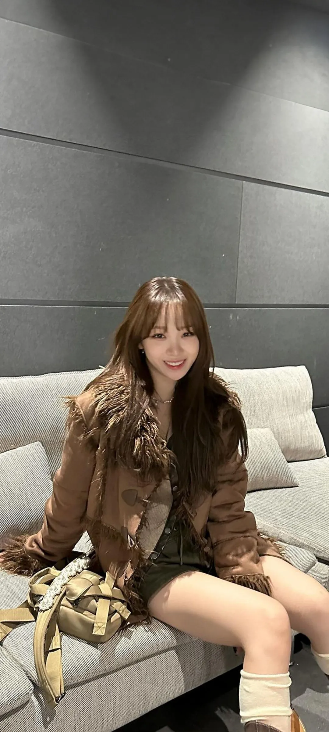 김채원 잠금화면 폰 배경화면 4K HD 다운로드 — 아이즈원, 르세라핌