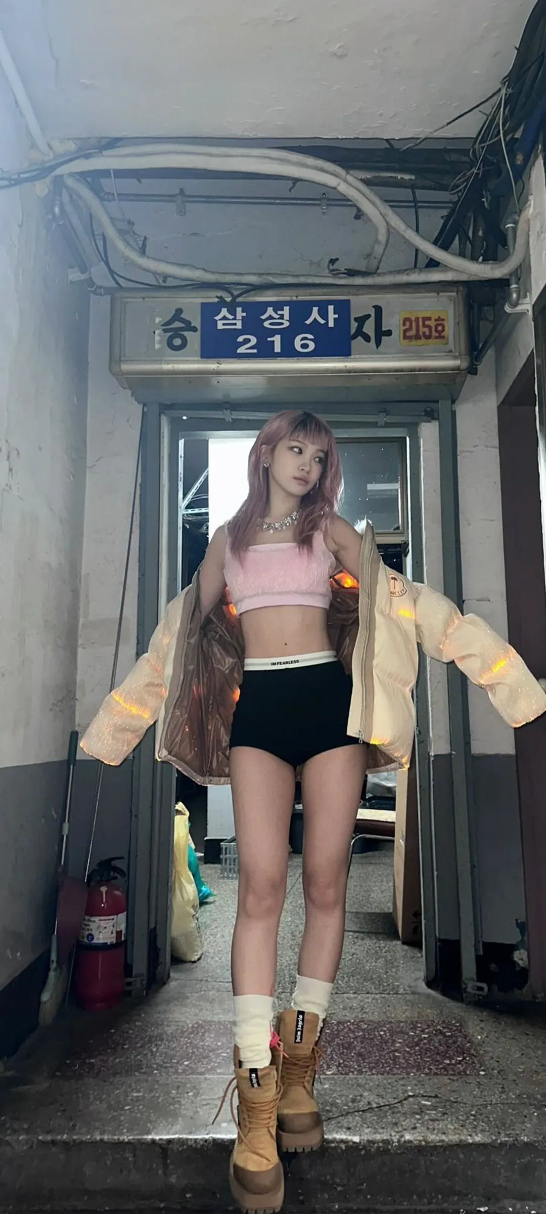 Wallpaper layar kunci hp Kim Chae-won 4K HD download — IZ*ONE, LE SSERAFIM
