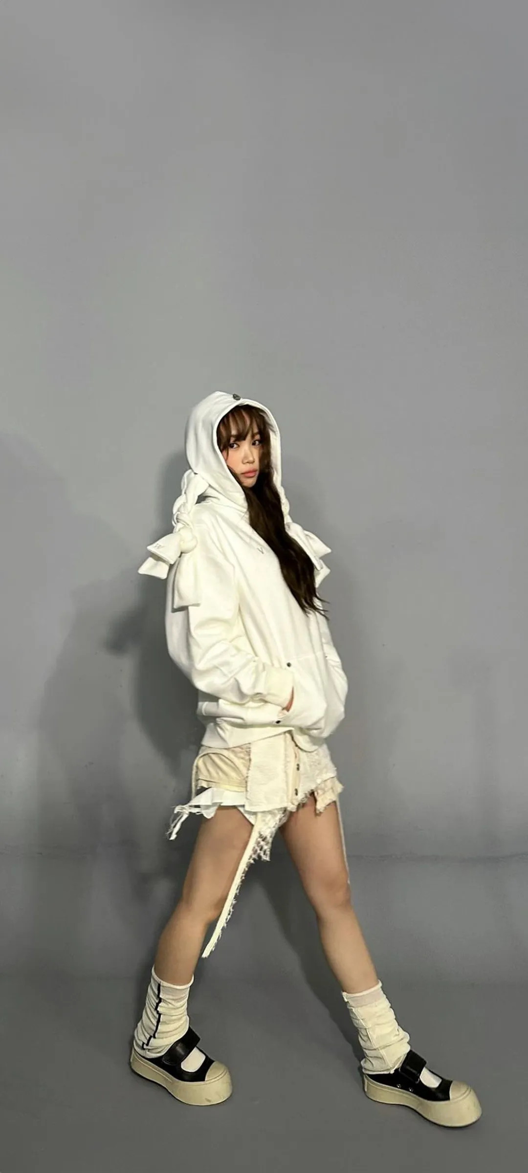 Wallpaper layar kunci hp Kim Chae-won 4K HD download — IZ*ONE, LE SSERAFIM