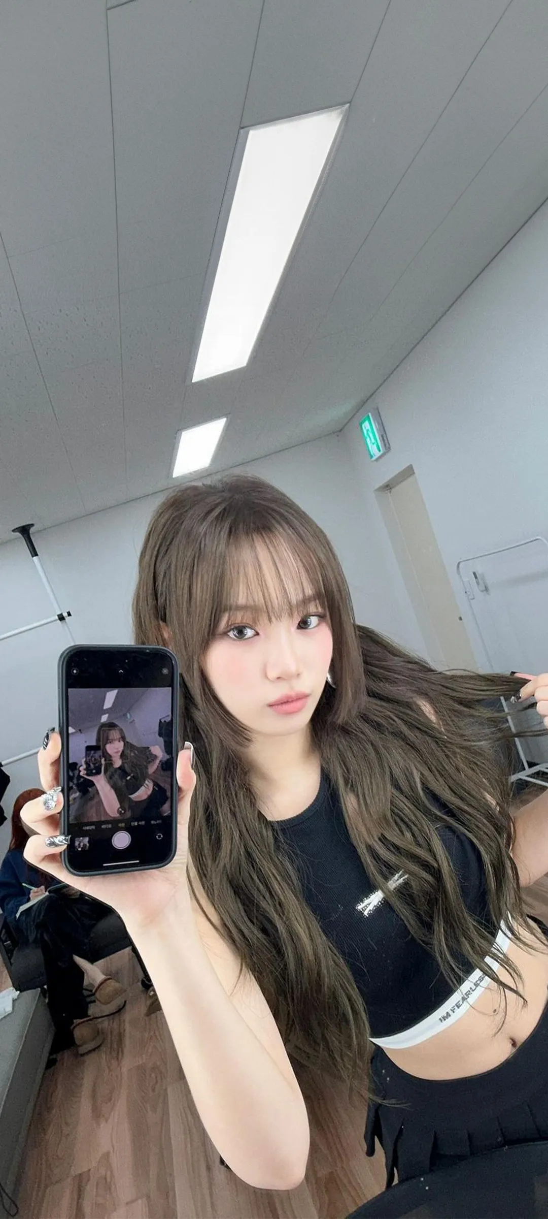 Kim Chae-won lock screen phone wallpaper 4K HD download — IZ*ONE, LE SSERAFIM