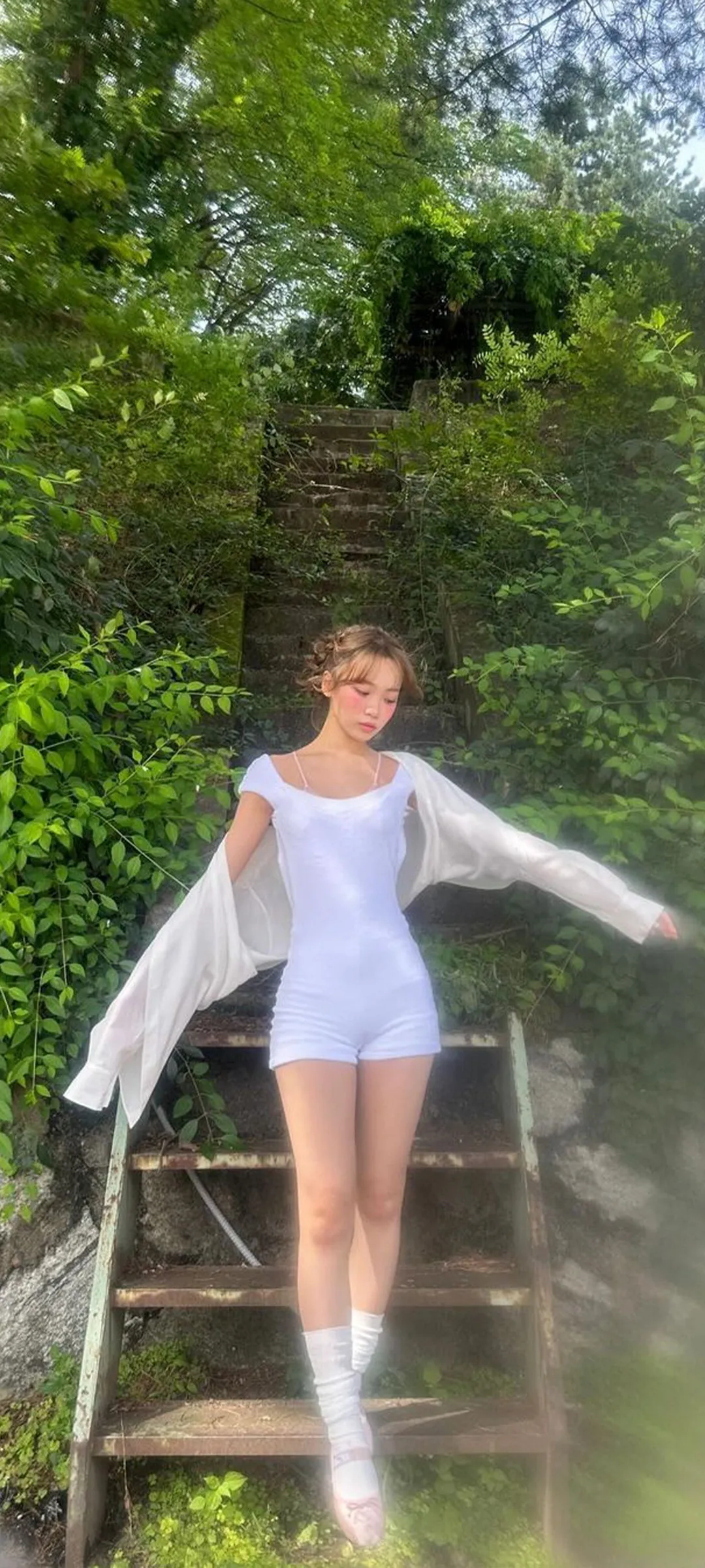 Wallpaper layar kunci hp Kim Chae-won 4K HD download — IZ*ONE, LE SSERAFIM