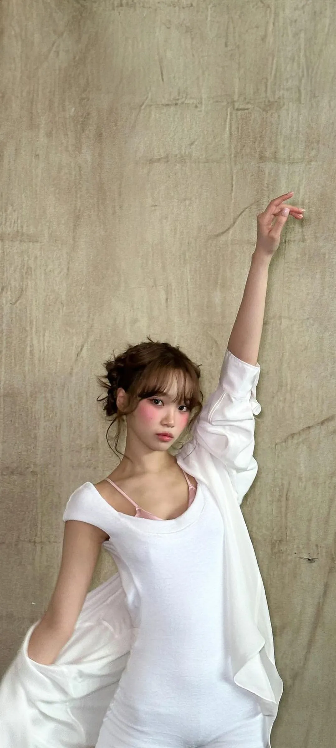 Wallpaper layar kunci hp Kim Chae-won 4K HD download — IZ*ONE, LE SSERAFIM