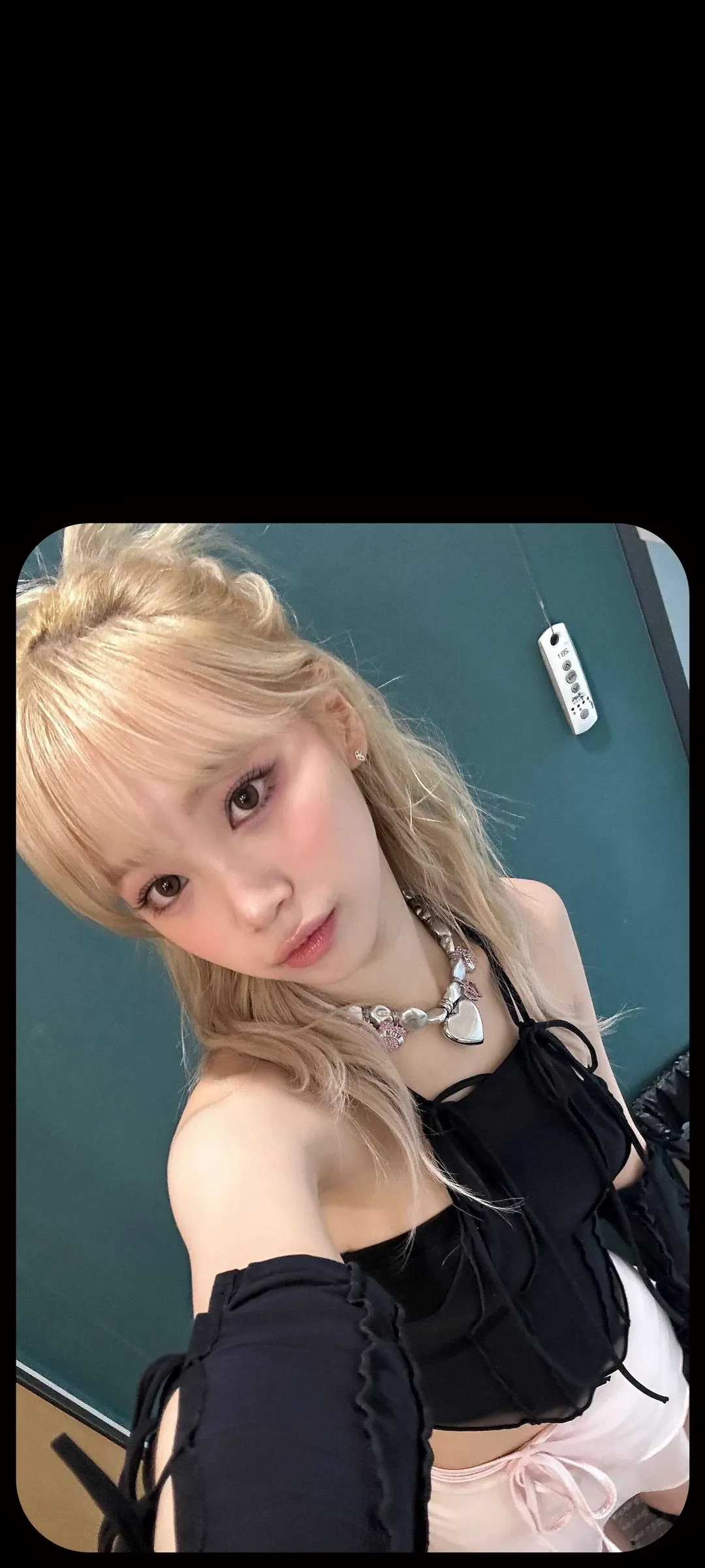 Wallpaper layar kunci hp Kim Chae-won 4K HD download — IZ*ONE, LE SSERAFIM