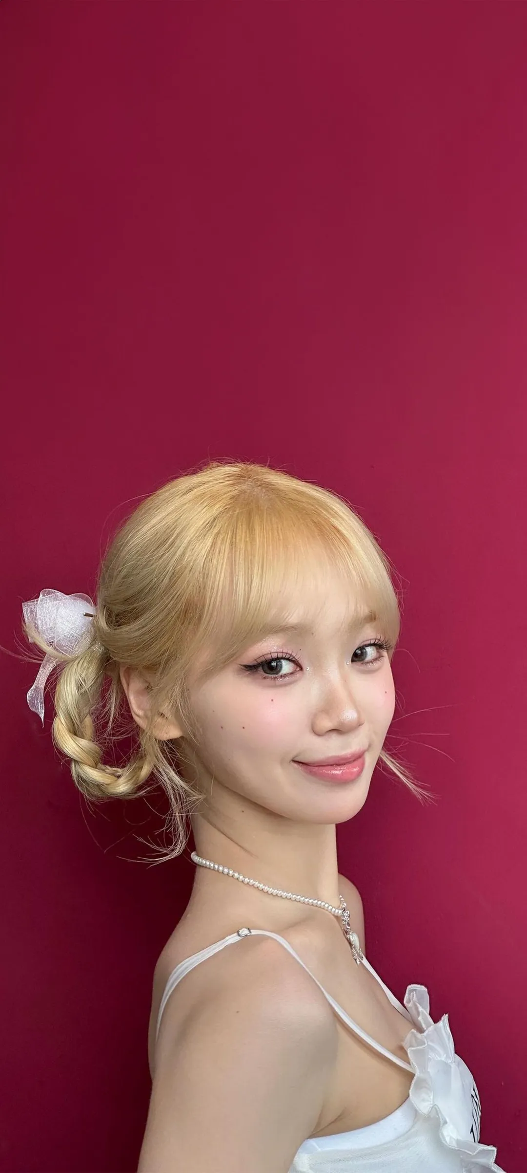 Kim Chae-won lock screen phone wallpaper 4K HD download — IZ*ONE, LE SSERAFIM
