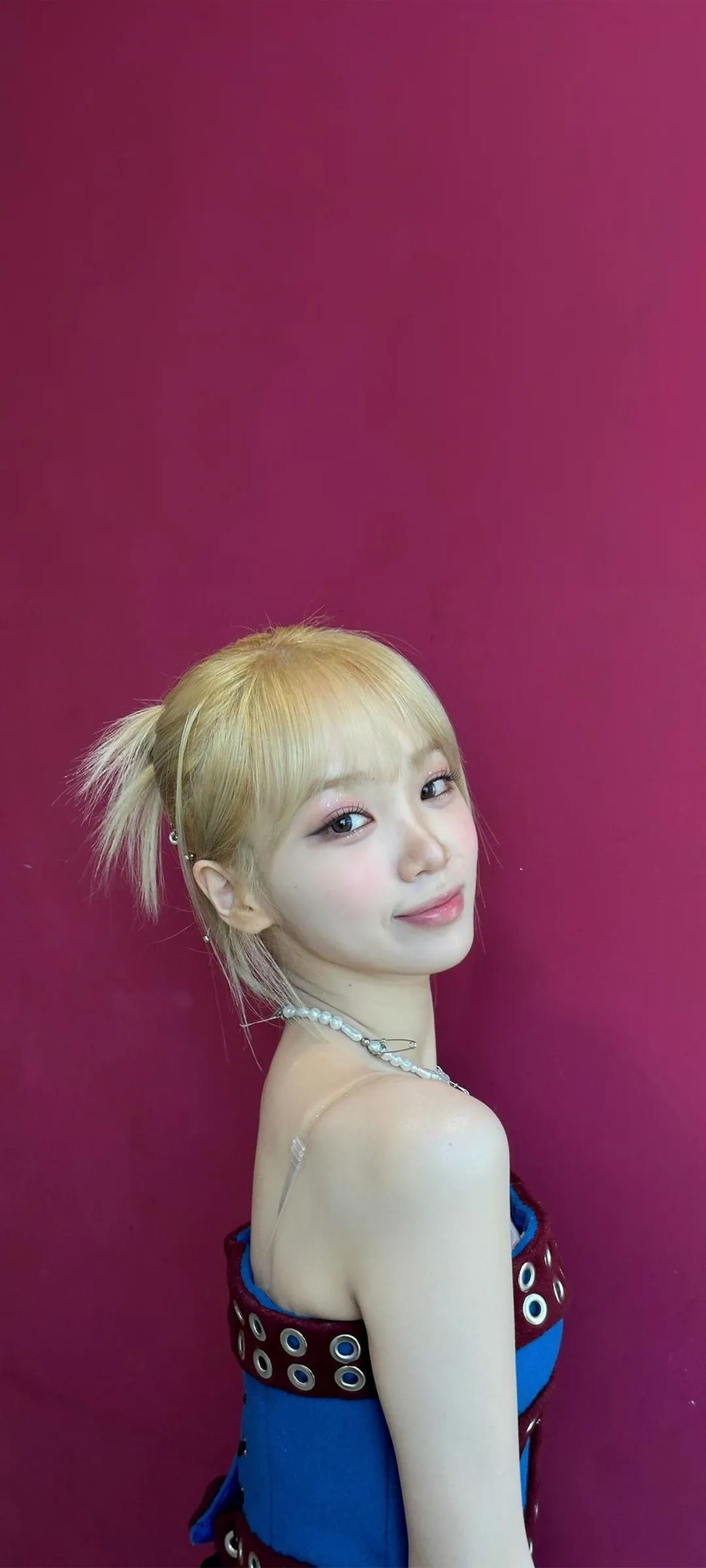 Kim Chae-won lock screen phone wallpaper 4K HD download — IZ*ONE, LE SSERAFIM