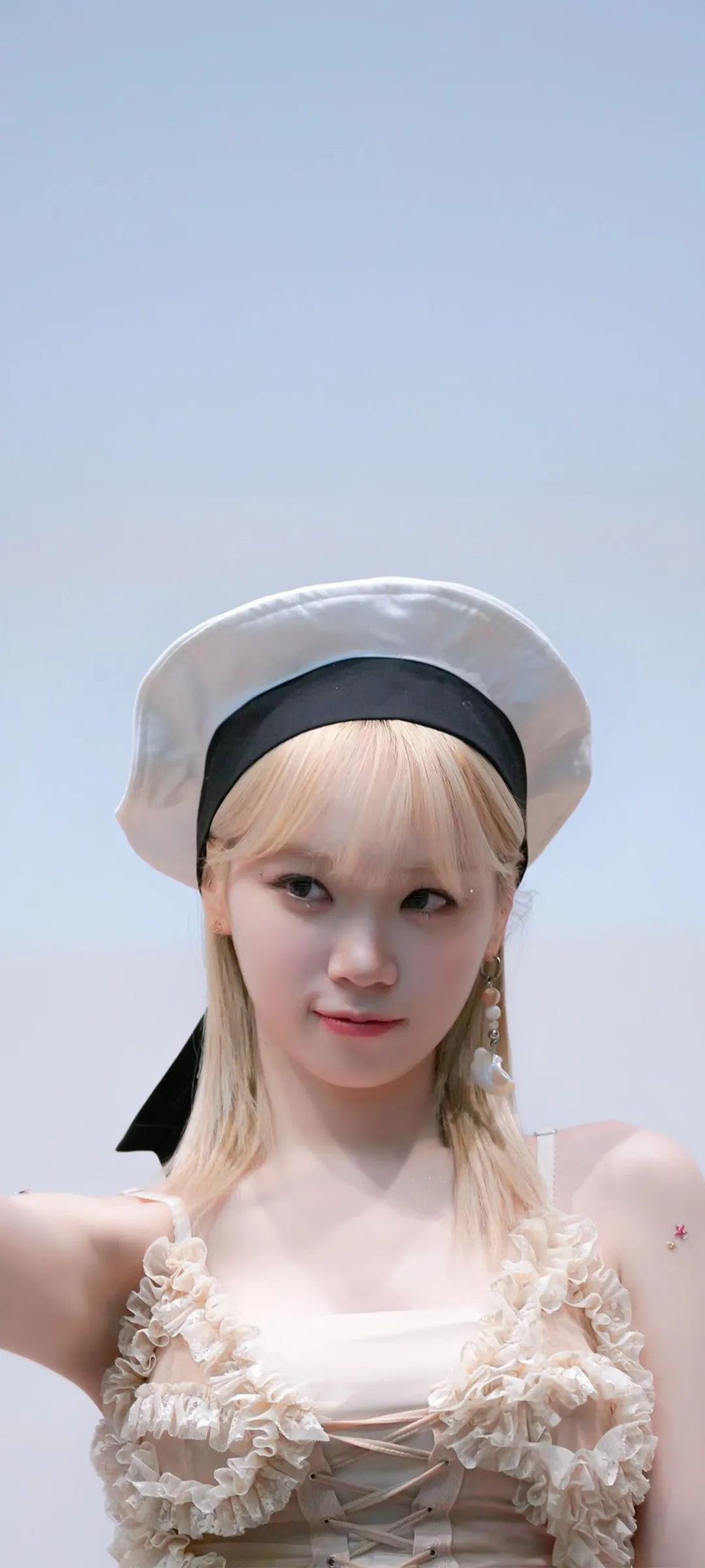 Wallpaper layar kunci hp Kim Chae-won 4K HD download — IZ*ONE, LE SSERAFIM